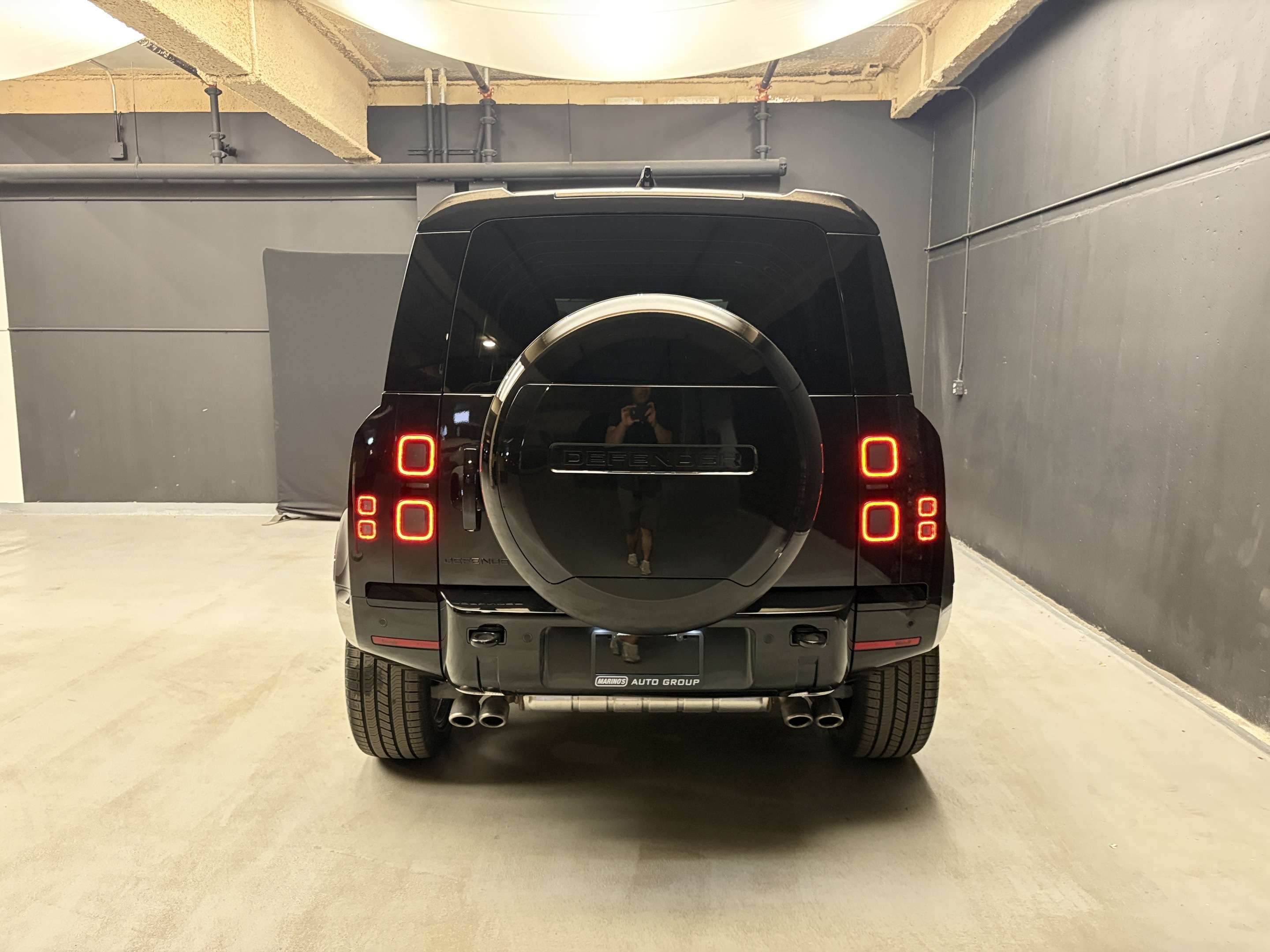 2026 Land Rover Defender X-Dynamic SE thumb 6