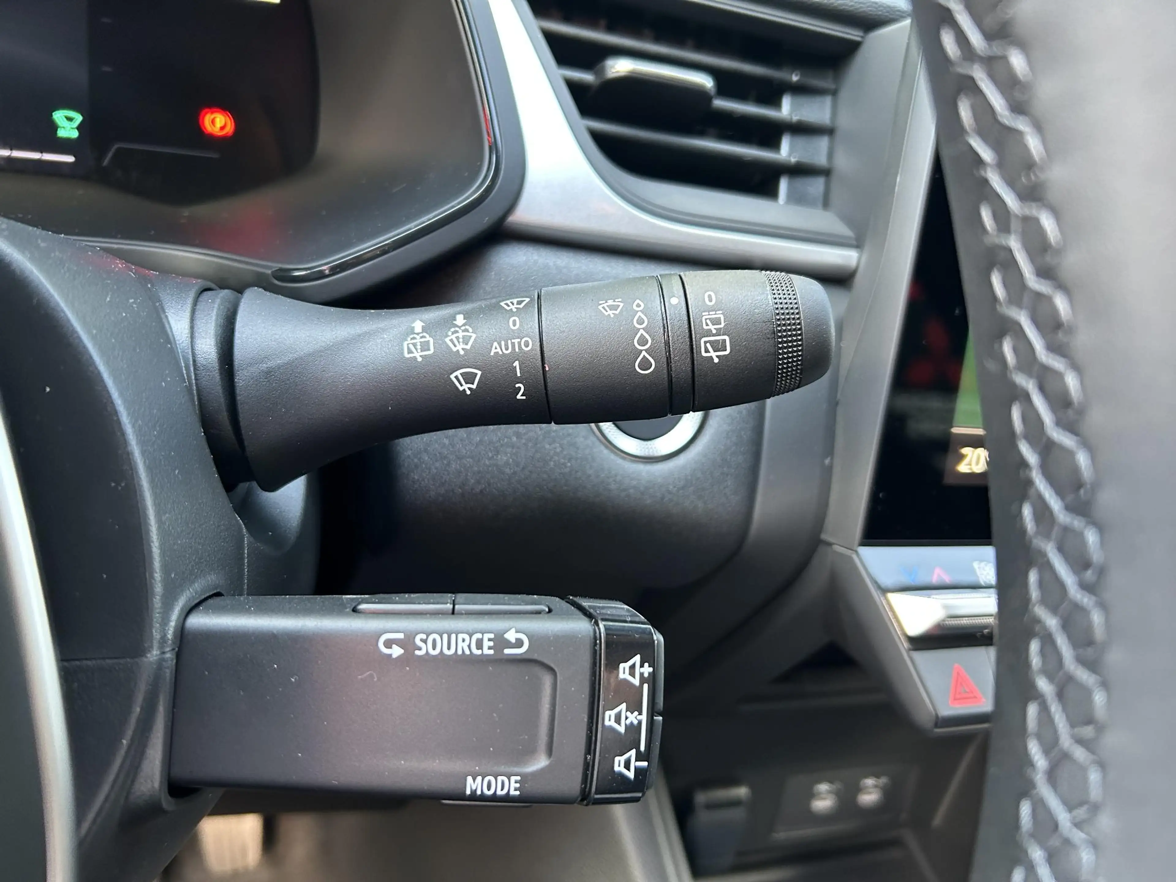 Mitsubishi Grandis 1.8 HEV Intense | Demo | Achteruitrijcamera | Clim — photo 28