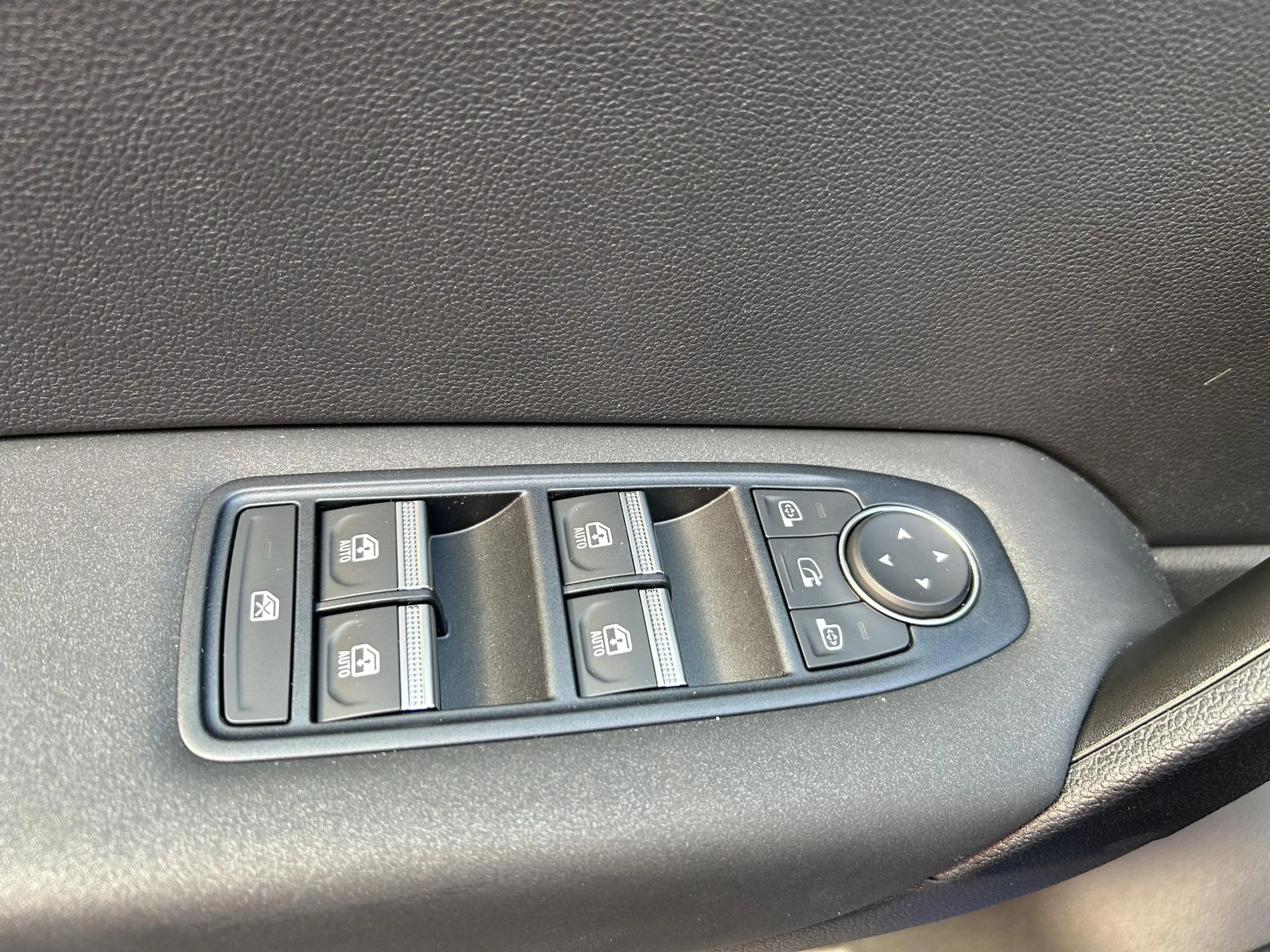 Mitsubishi Grandis 1.8 HEV Intense | Demo | Achteruitrijcamera | Clim — photo 17