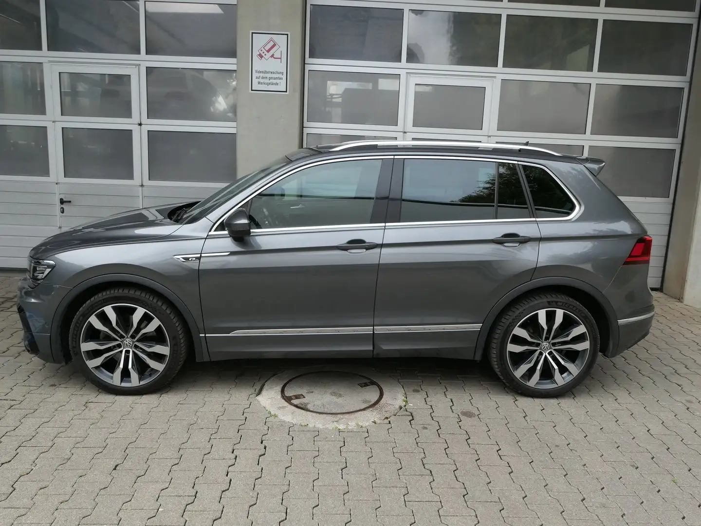 Volkswagen Tiguan Highline TDI SCR 4MOTION DSG Grau - 2