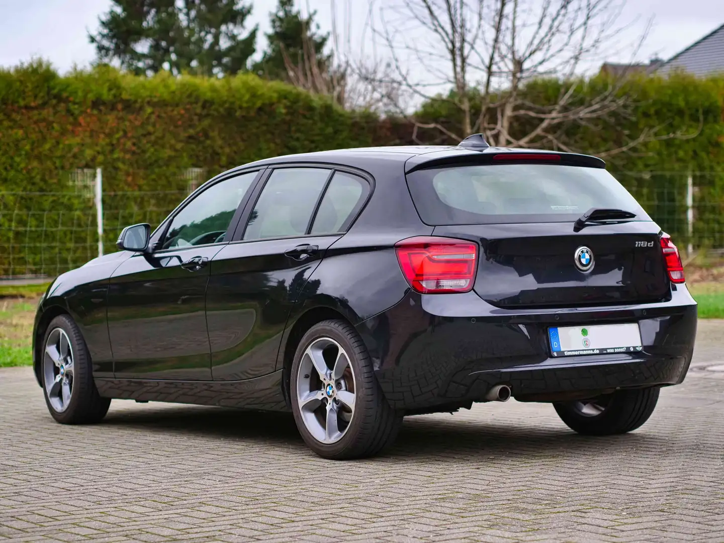 BMW 118 118d Schwarz - 2