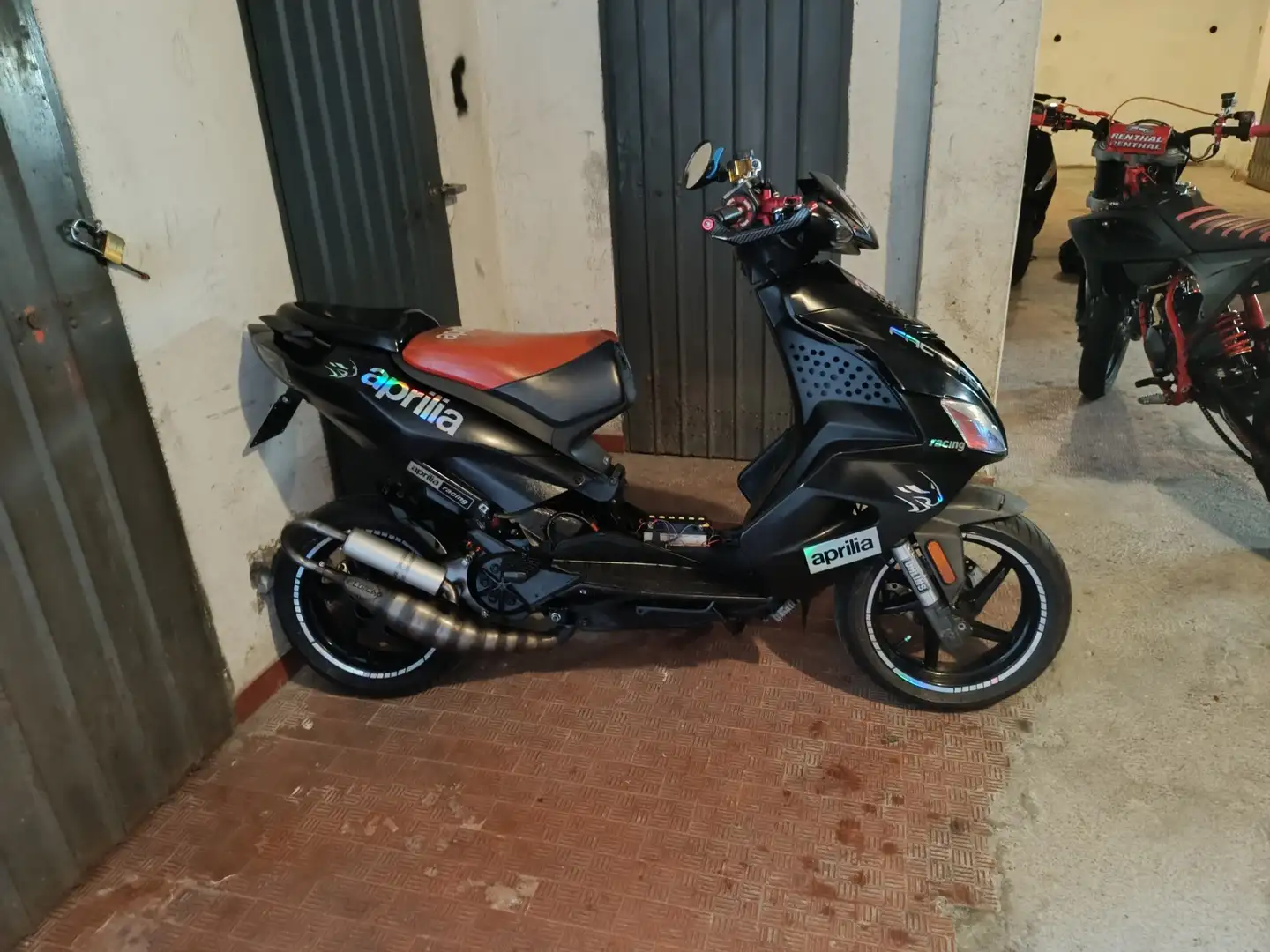 Aprilia SR 50 factory Negro - 1