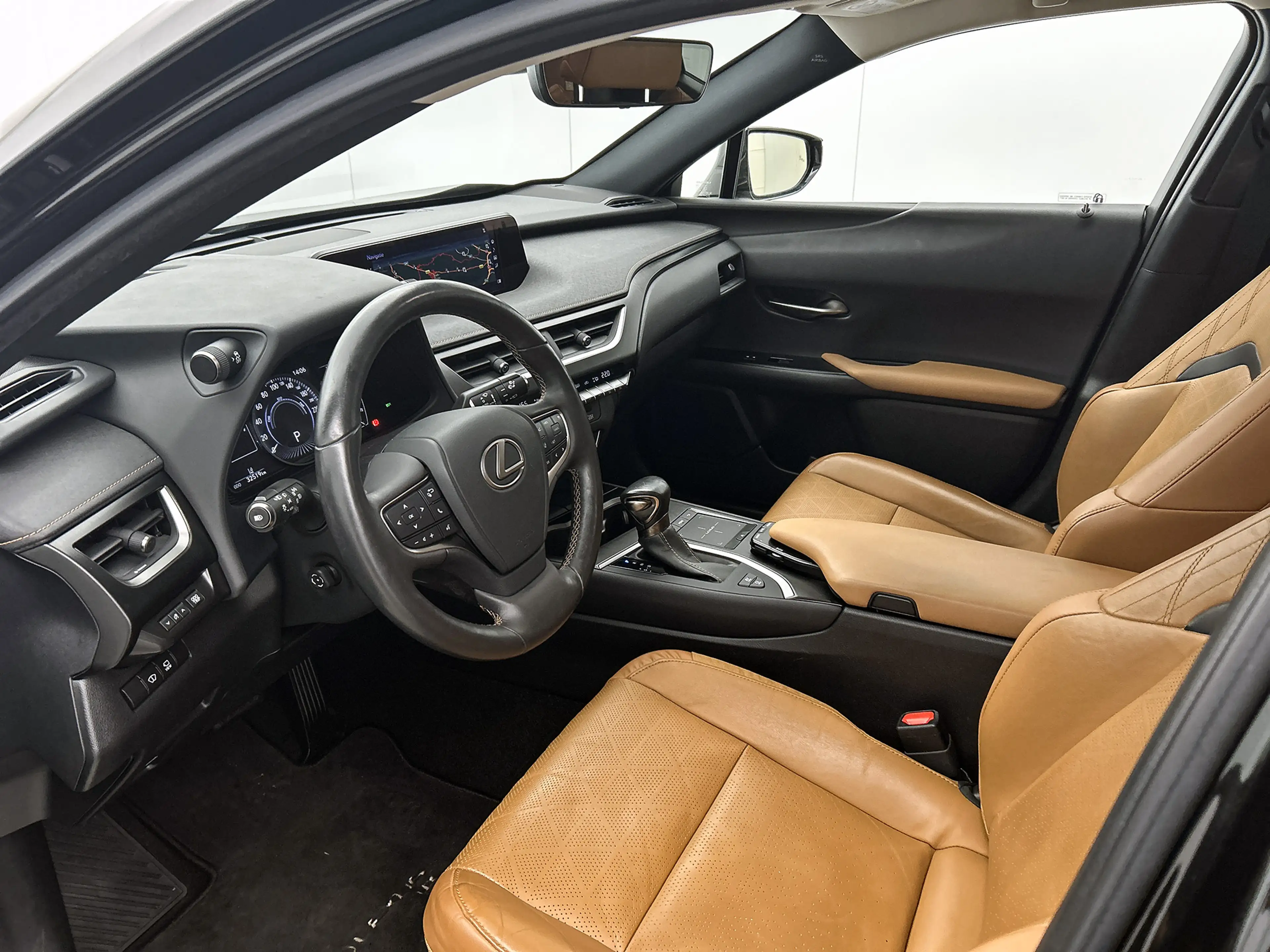 Lexus UX 250h Executive Line + President Pack | Mark Levinson Pr — photo 7