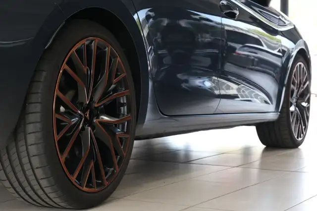 Cupra Leon view 6