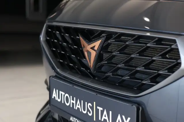 Cupra Leon view 3