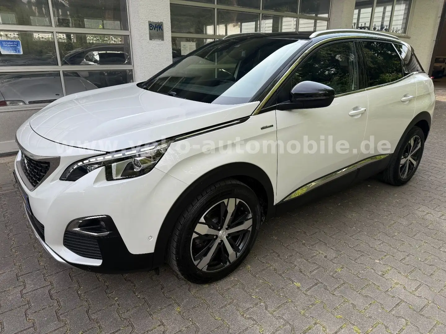 Peugeot 3008 1.6 THP EAT8 GT-Line ePANO LED NAVI RFK AHK Weiß - 2