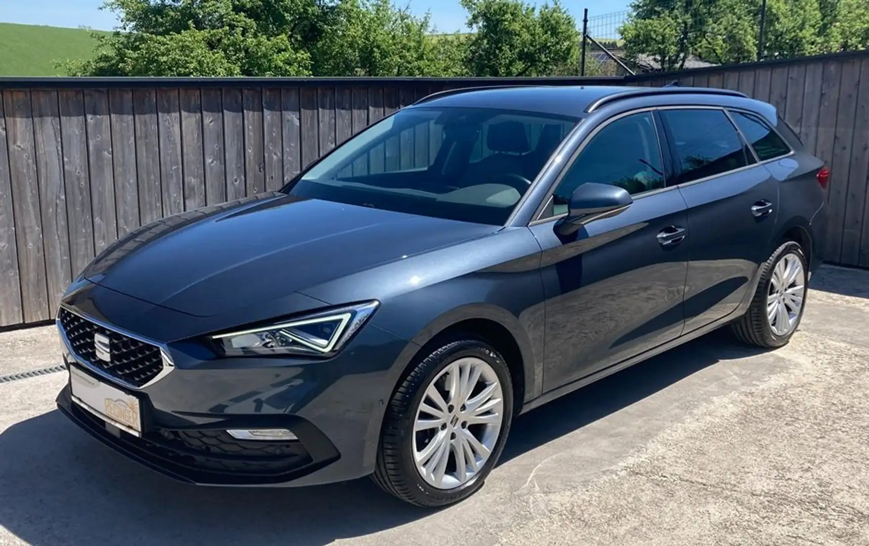 SEAT Leon Style Grau - 1