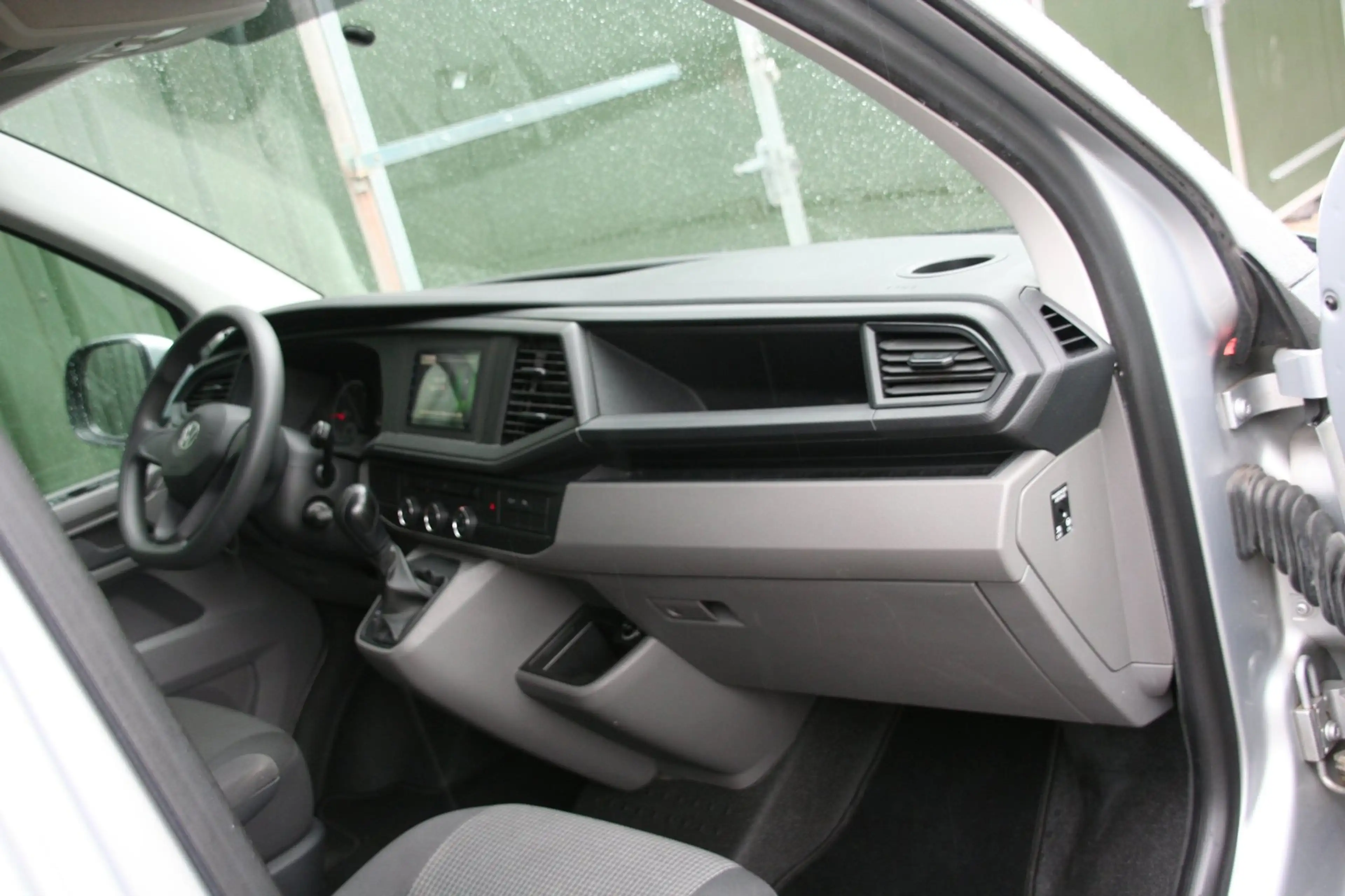 Volkswagen Transporter 2.0 TDI L2H1 AUTOMAAT DC 5 PERSOONS — photo 30