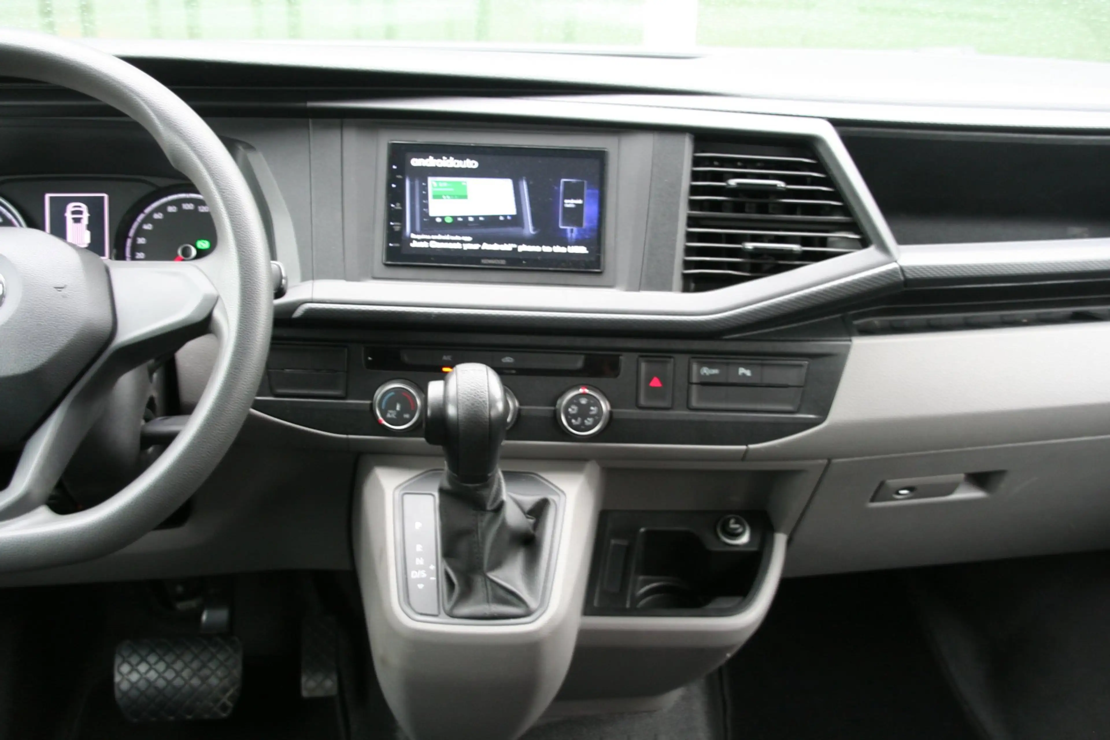 Volkswagen Transporter 2.0 TDI L2H1 AUTOMAAT DC 5 PERSOONS — photo 16