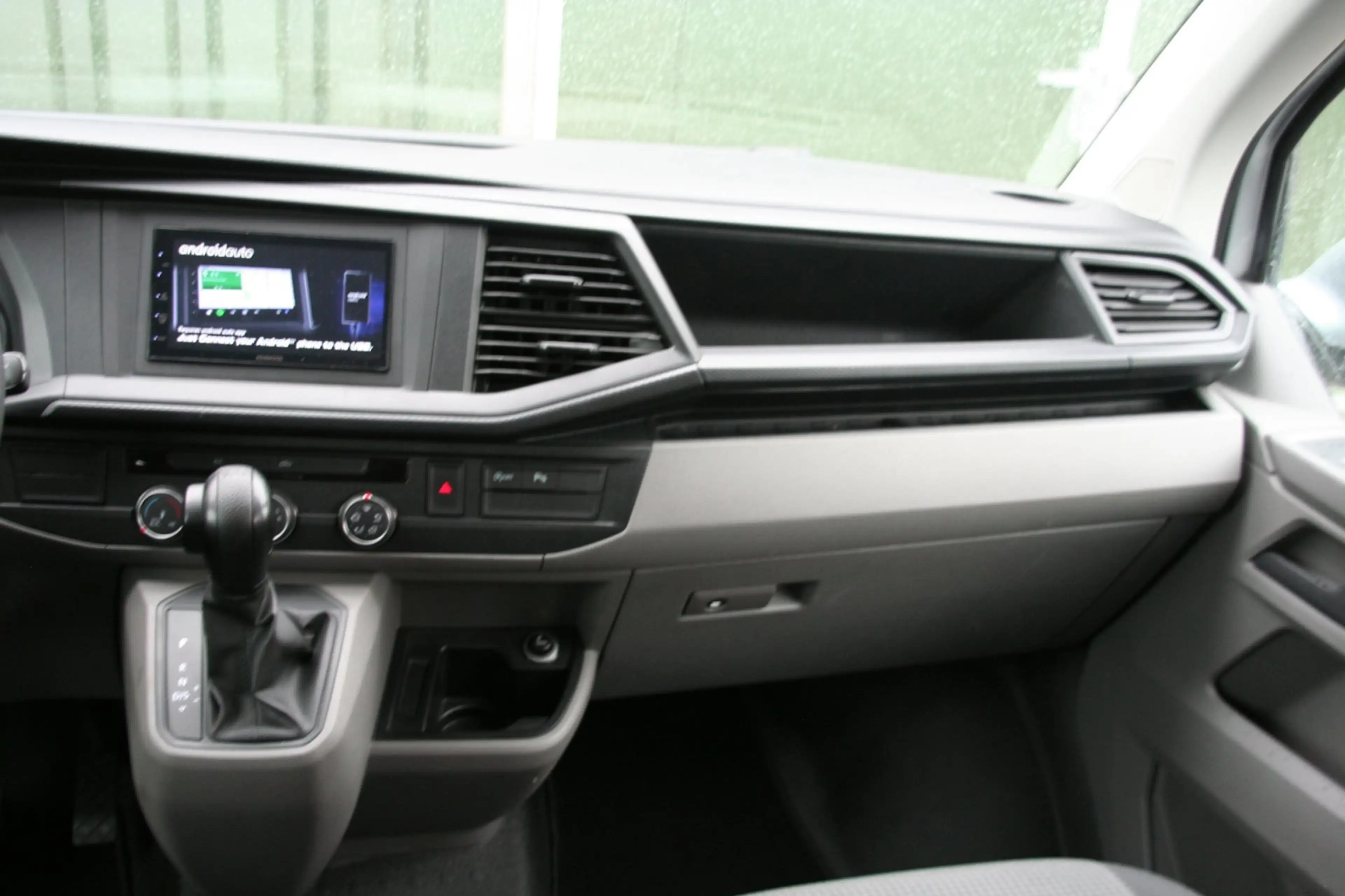Volkswagen Transporter 2.0 TDI L2H1 AUTOMAAT DC 5 PERSOONS — photo 15
