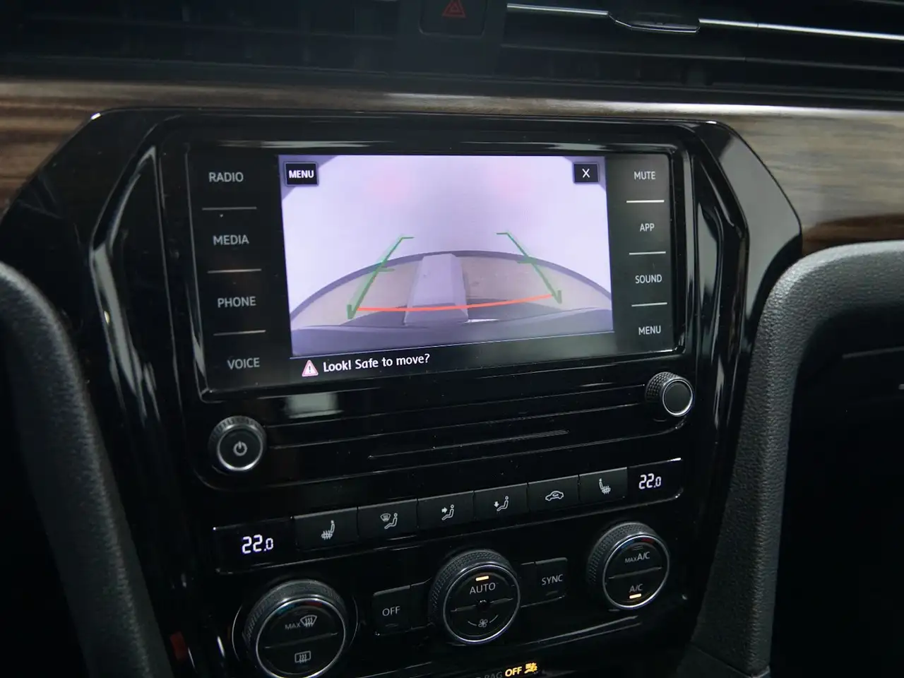 Volkswagen Passat photo Volkswagen Passat