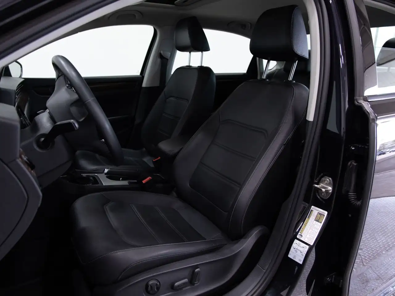Volkswagen Passat photo Volkswagen Passat