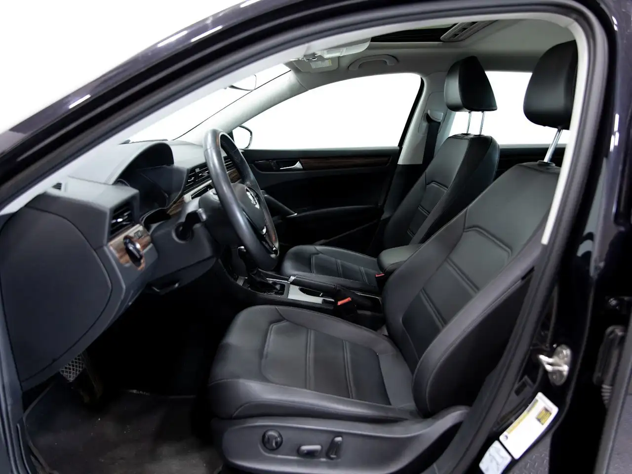 Volkswagen Passat photo Volkswagen Passat
