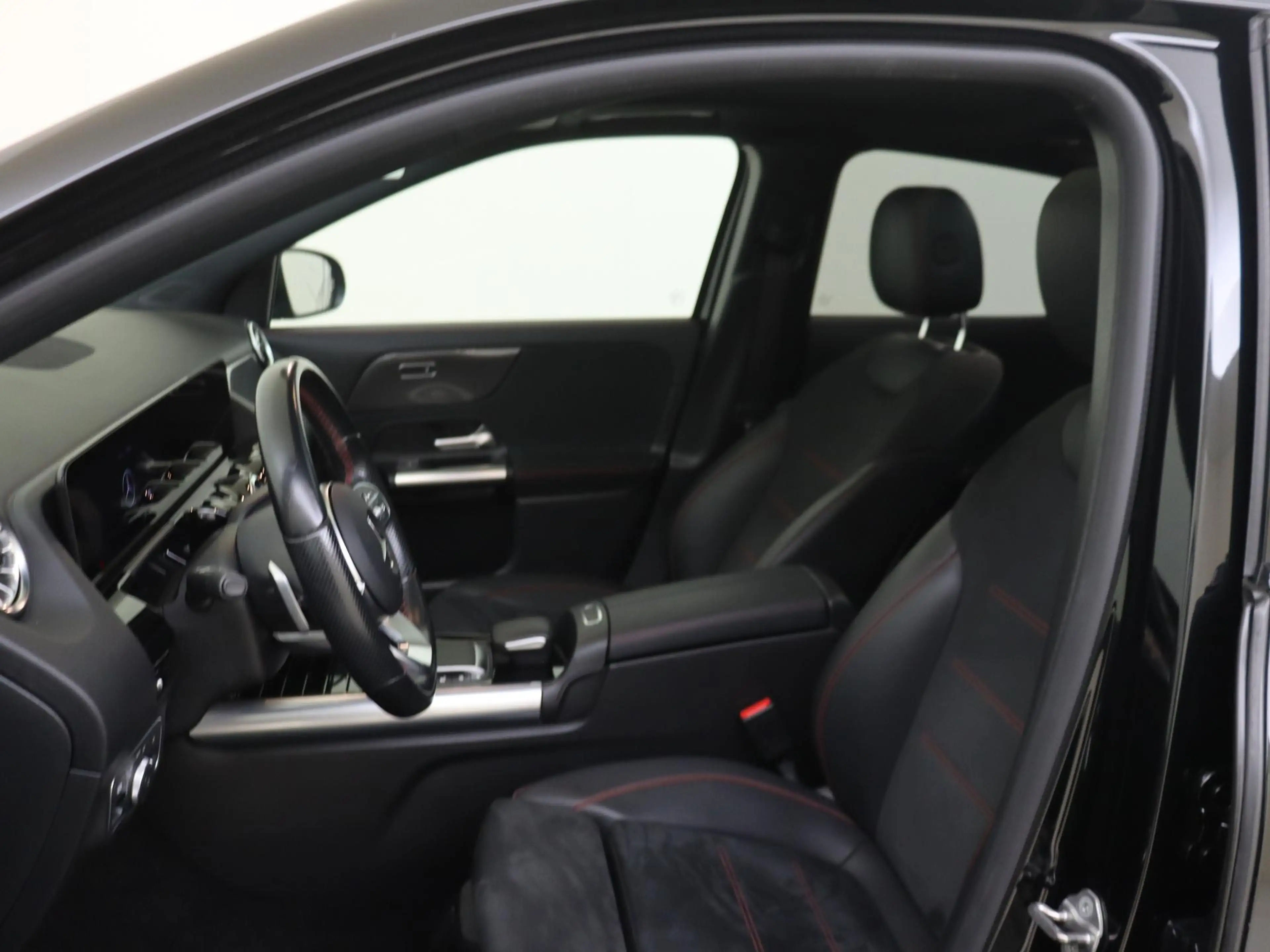 Mercedes-Benz GLA 250 e AMG Line /Panoramadak /20 Inch /Elek. Trekhaak — photo 3