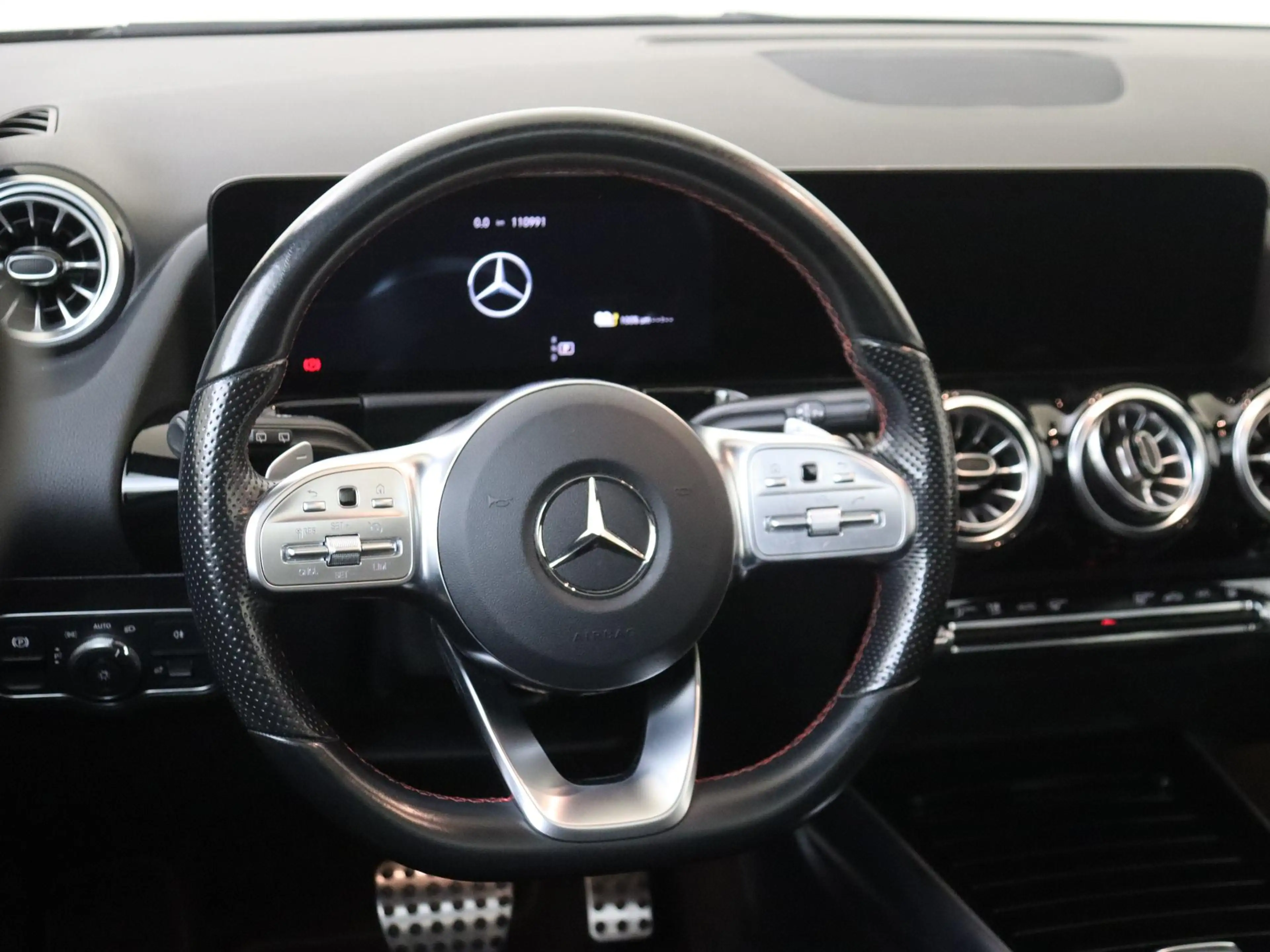 Mercedes-Benz GLA 250 e AMG Line /Panoramadak /20 Inch /Elek. Trekhaak — photo 12