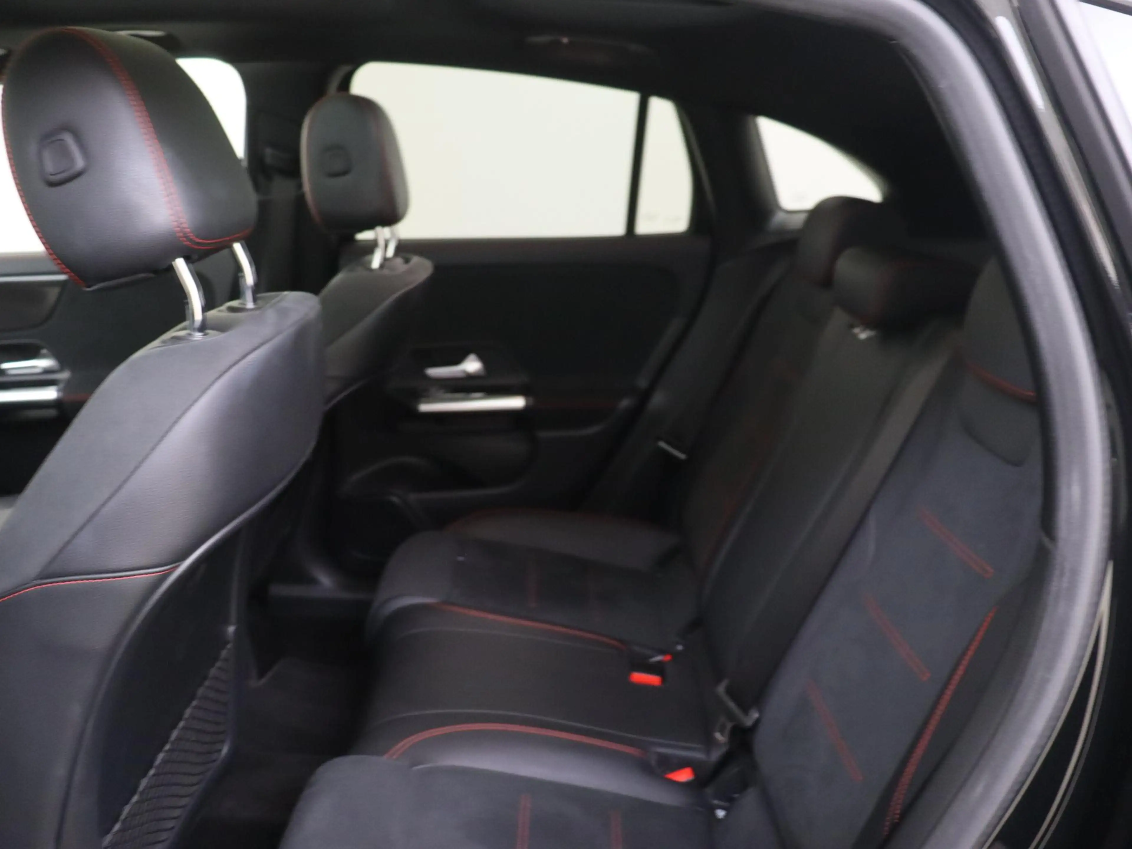 Mercedes-Benz GLA 250 e AMG Line /Panoramadak /20 Inch /Elek. Trekhaak — photo 7