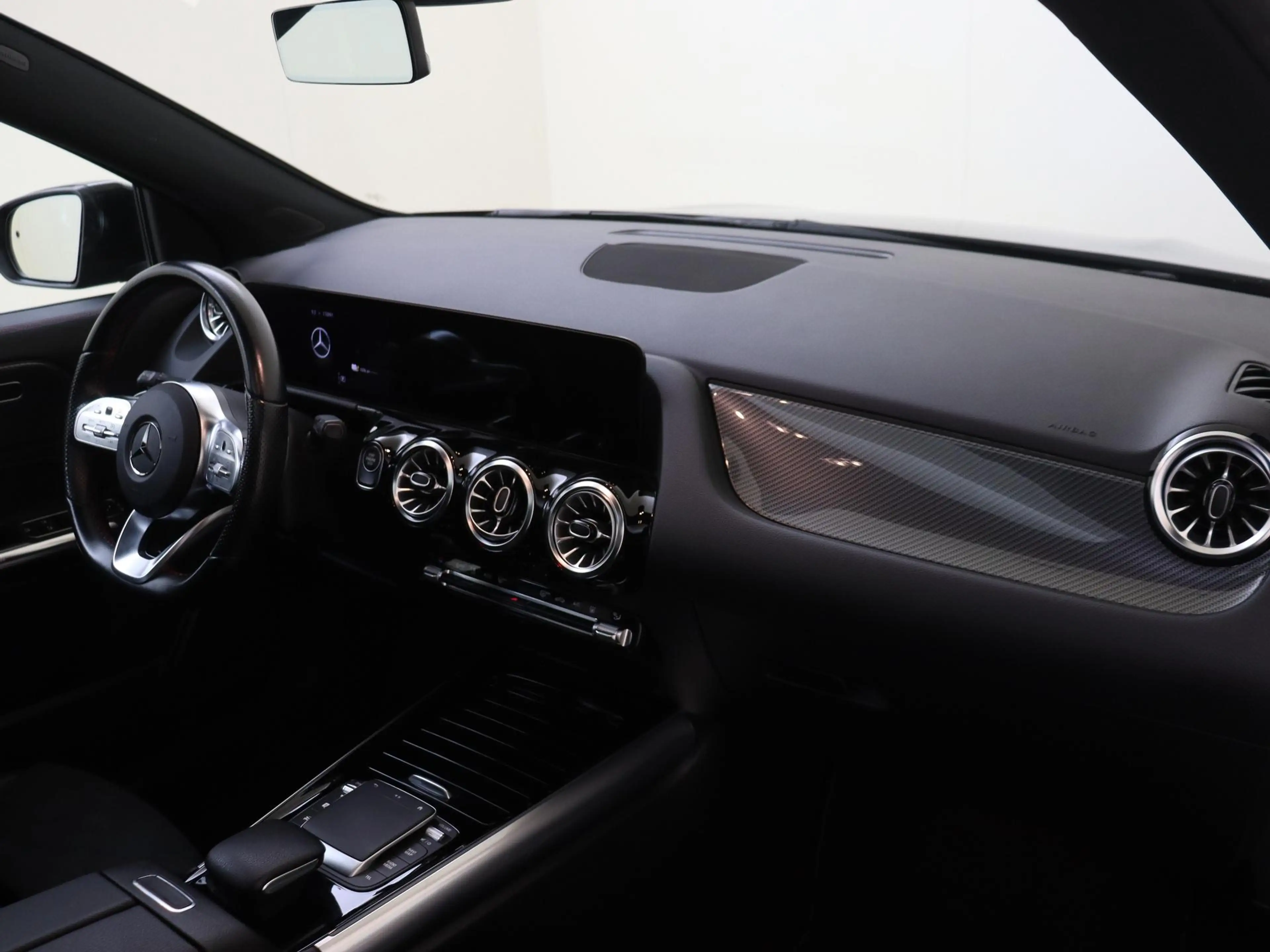 Mercedes-Benz GLA 250 e AMG Line /Panoramadak /20 Inch /Elek. Trekhaak — photo 4