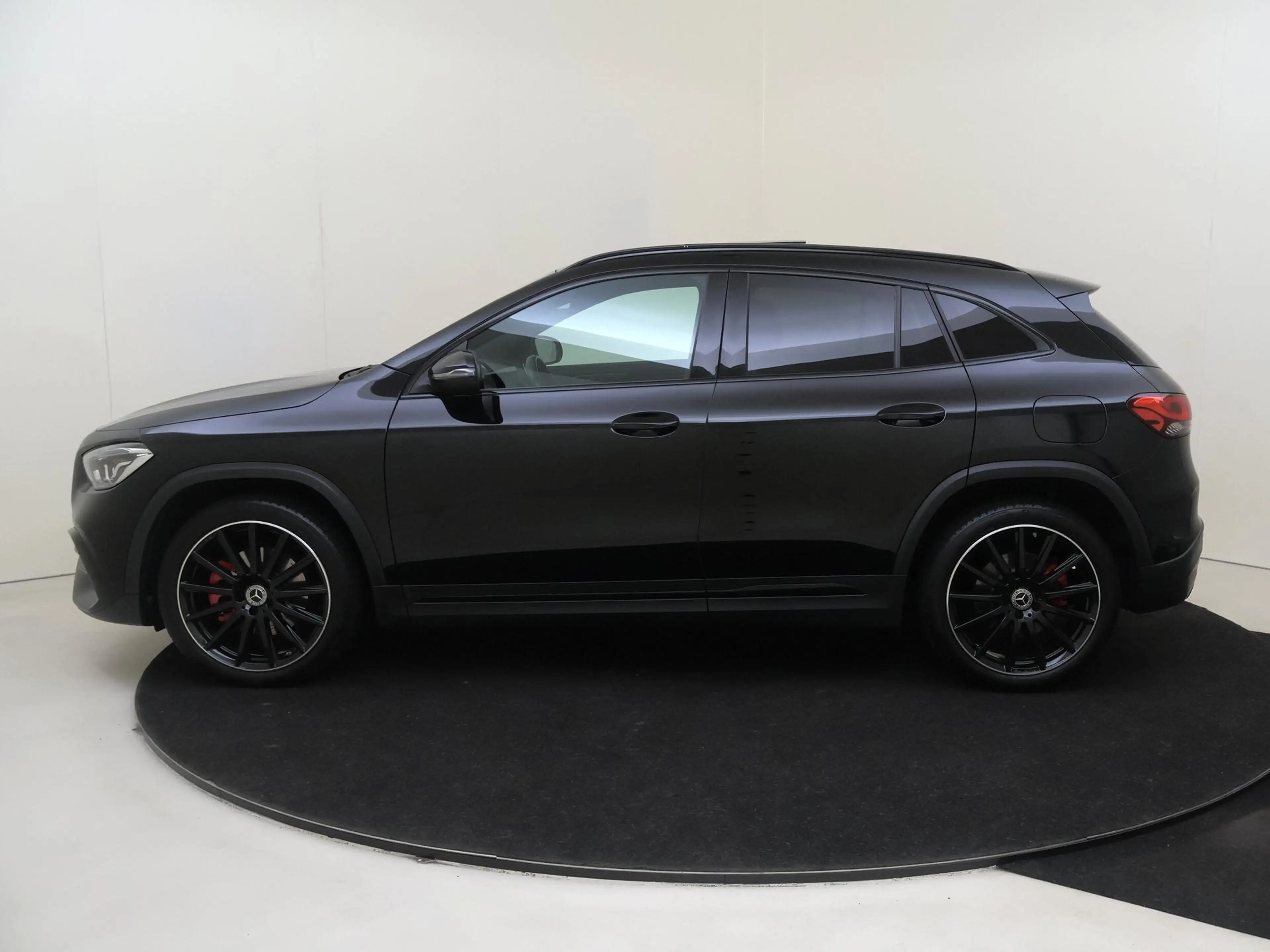 Mercedes-Benz GLA 250 e AMG Line /Panoramadak /20 Inch /Elek. Trekhaak — photo 10