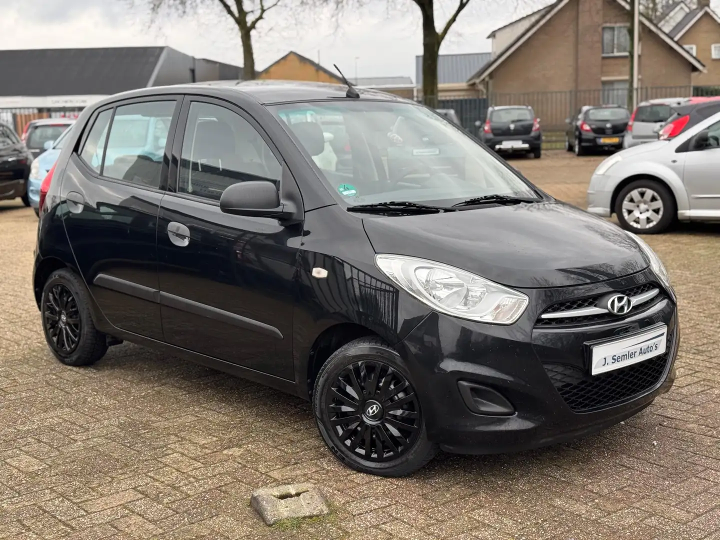 Hyundai i10 1.1 BLACK EDITION AIRCO NW.APK 99DKM!! Noir - 2