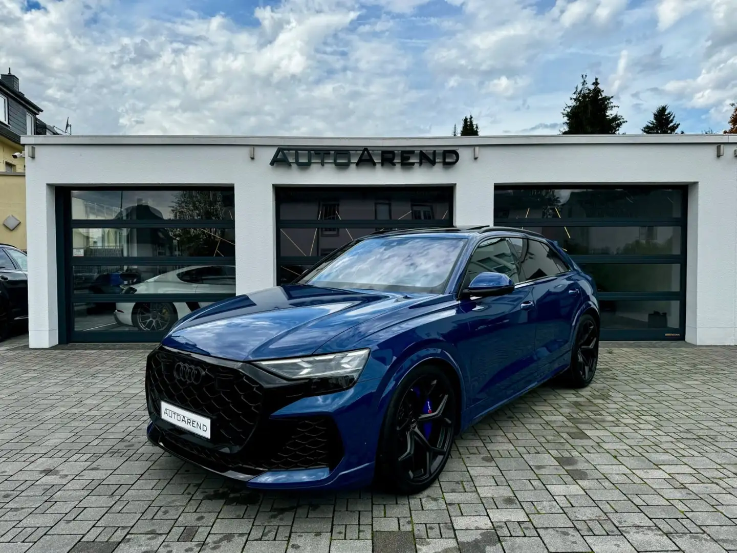 Audi RS Q8 performance *Ascari Blue, 305km/h, Keramik* Blau - 1
