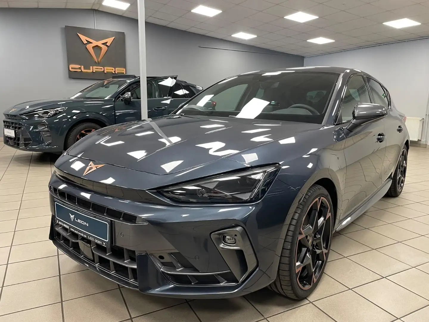 CUPRA Leon 1.5 eTSI 110 kW (150PS) Grau - 1