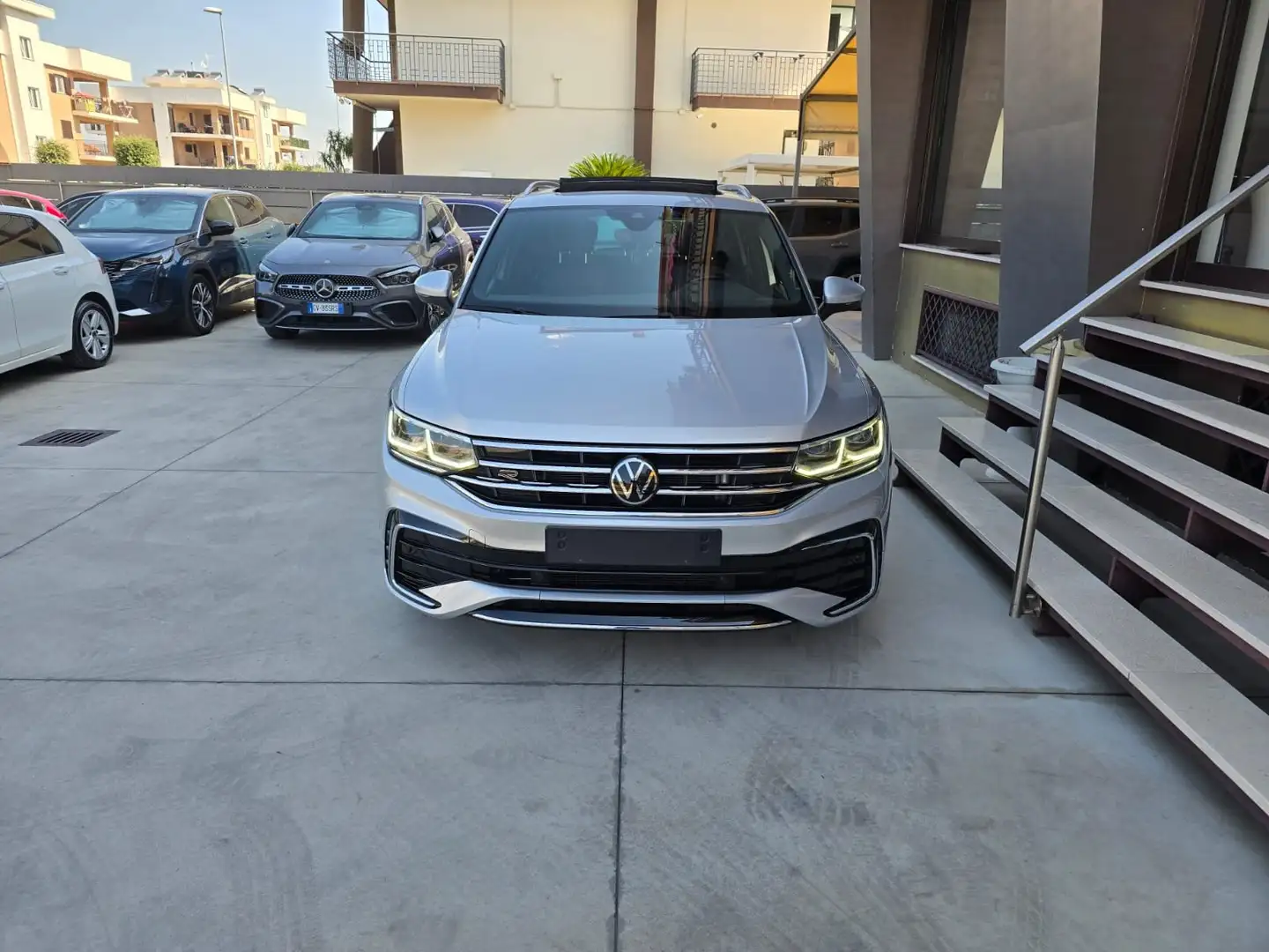 Volkswagen Tiguan Tiguan 2.0 tdi R-Line 4motion 200cv dsg Argento - 2