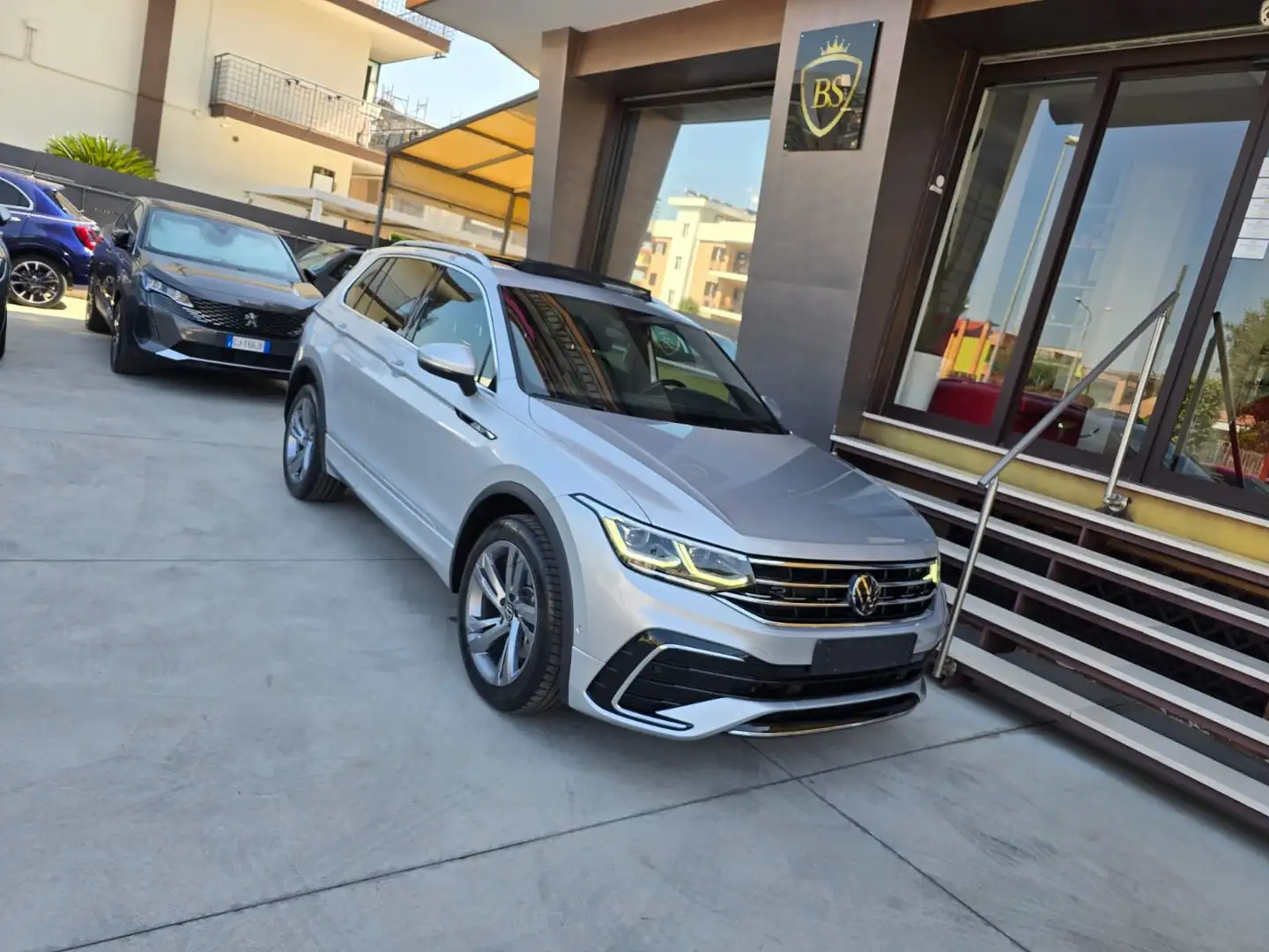 Volkswagen Tiguan Tiguan 2.0 tdi R-Line 4motion 200cv dsg Argento - 1