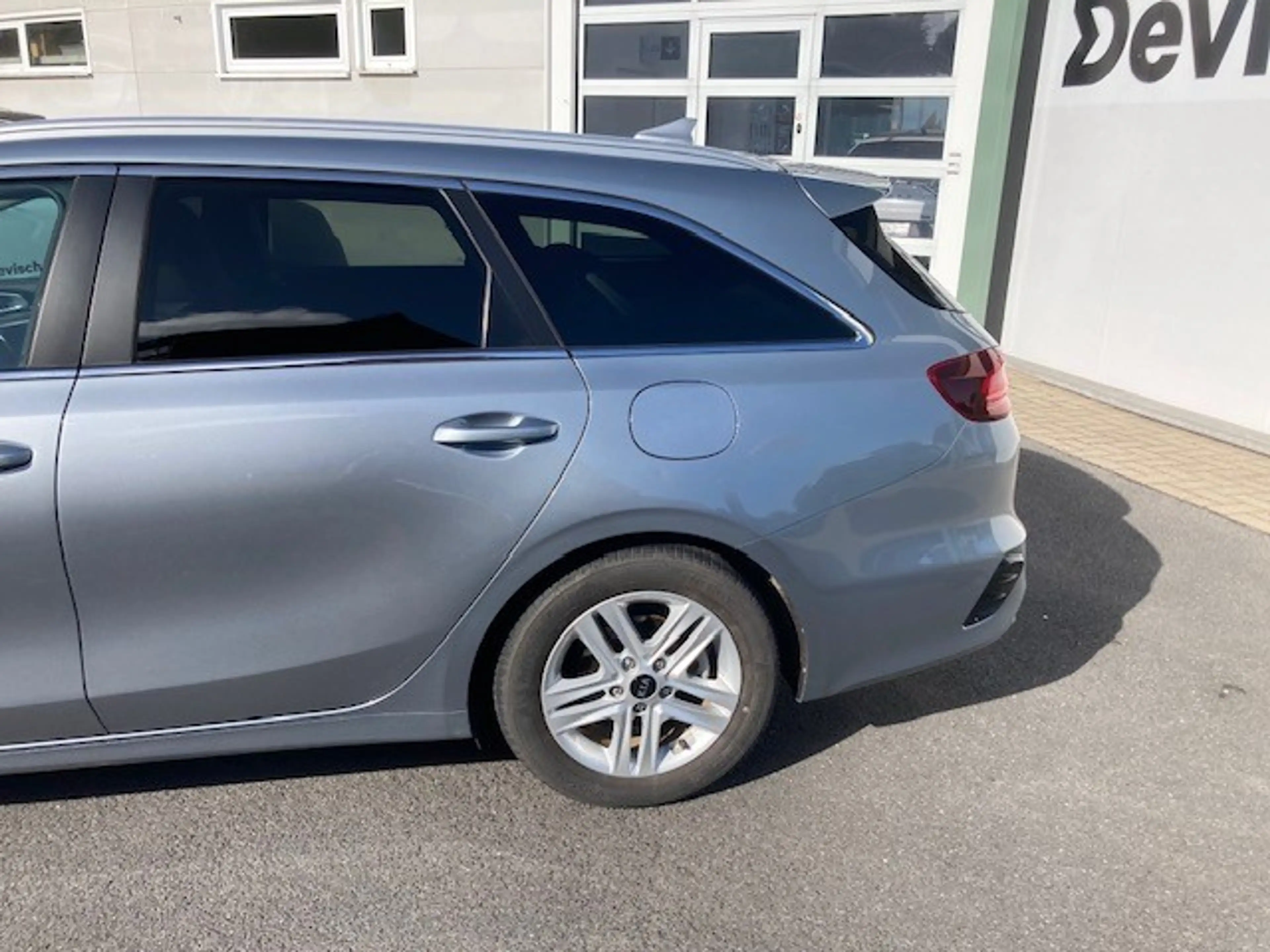 Kia Ceed / cee'd 1.0 t-gdi gt line isg 5d 88kw — photo 4