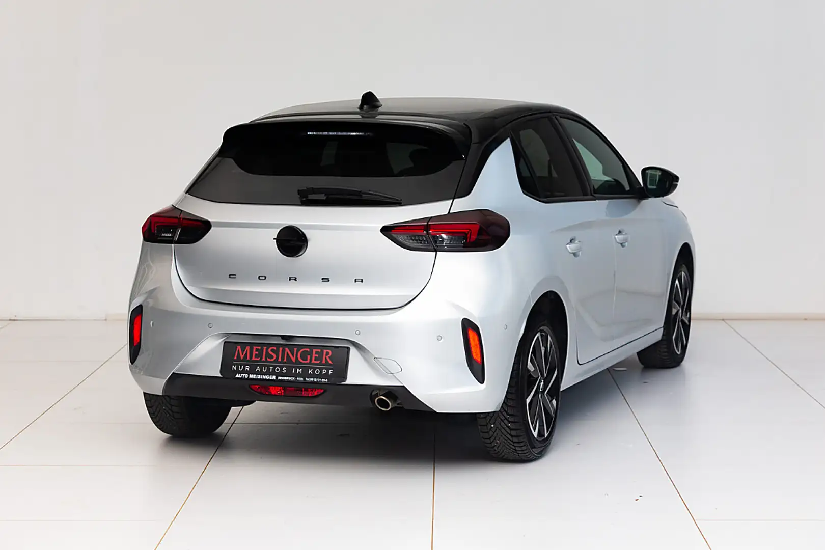 Opel Corsa 1,2 Direct Injection Turbo Euro 6.4  GS Aut. Grau - 2