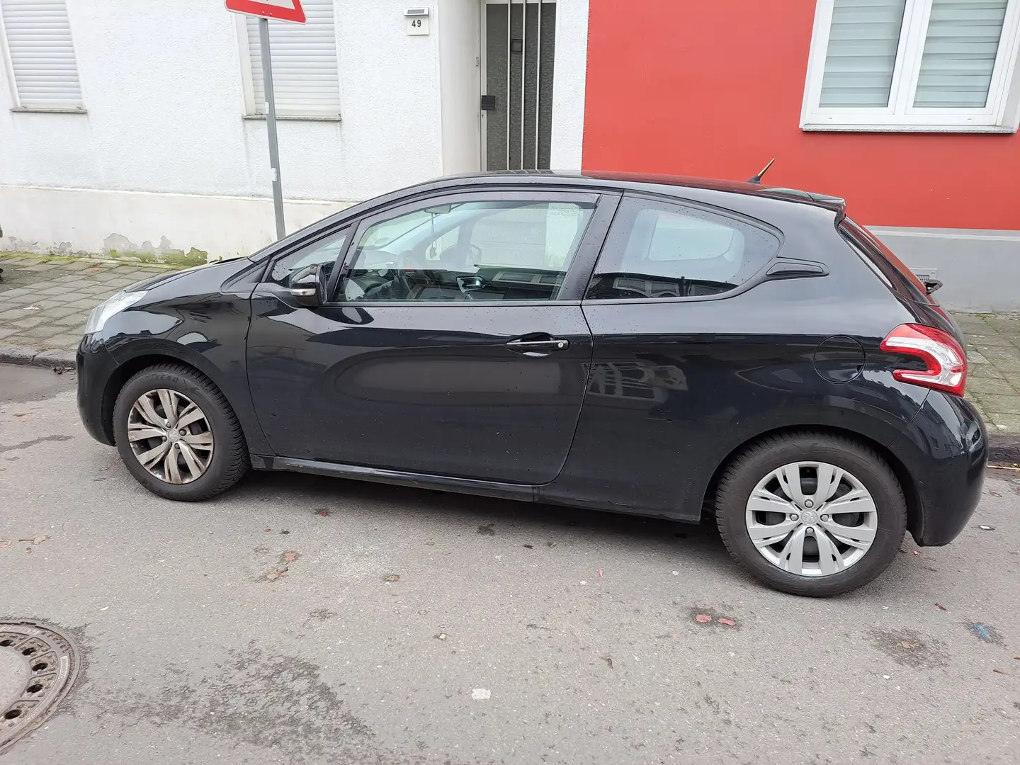 Peugeot 208 208  3-Türer 68 VTI Access Schwarz - 1