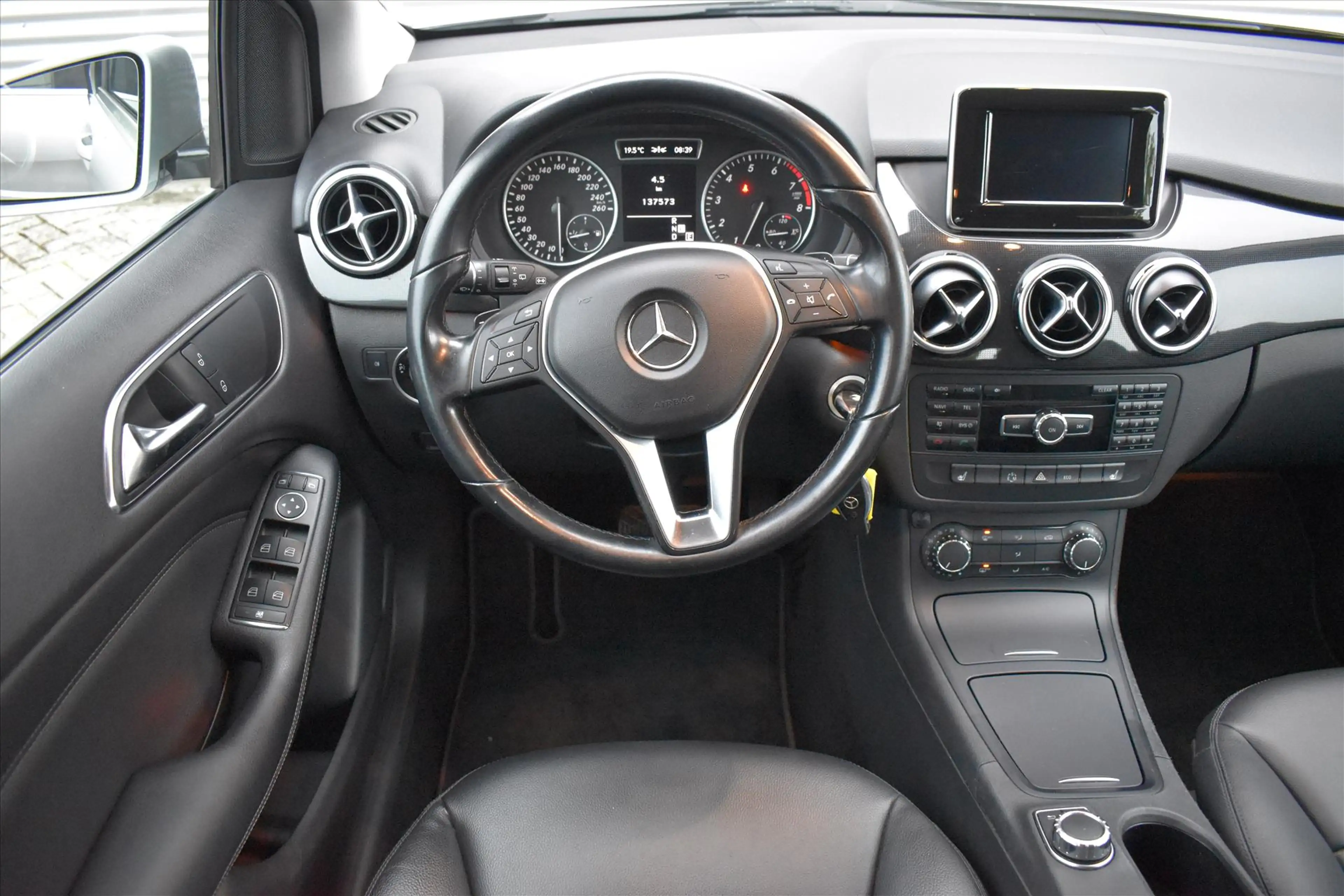 Mercedes-Benz B 180 B180 AMBITION automaat | Trekhaak | Leder | Clima — photo 13