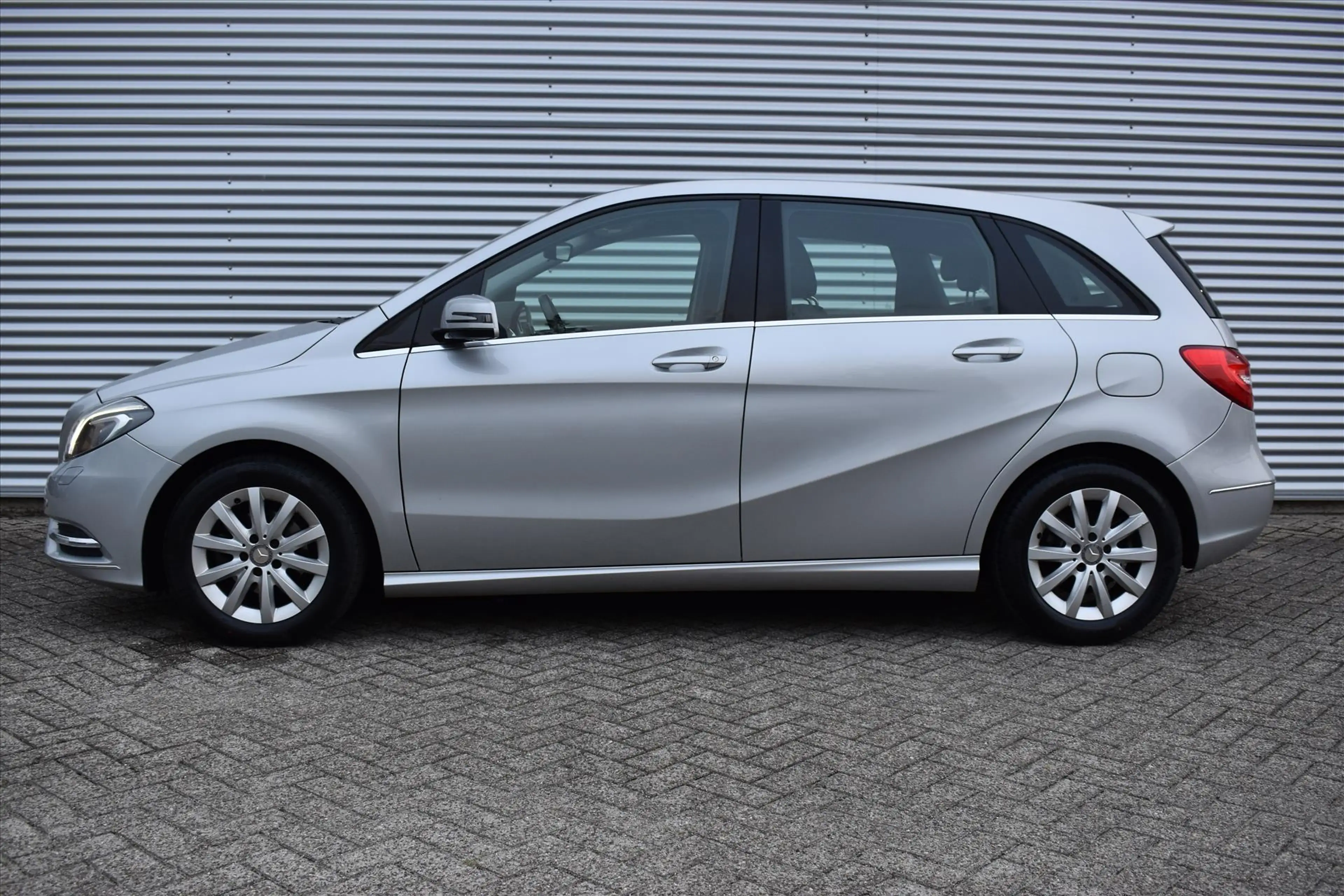 Mercedes-Benz B 180 B180 AMBITION automaat | Trekhaak | Leder | Clima — photo 4