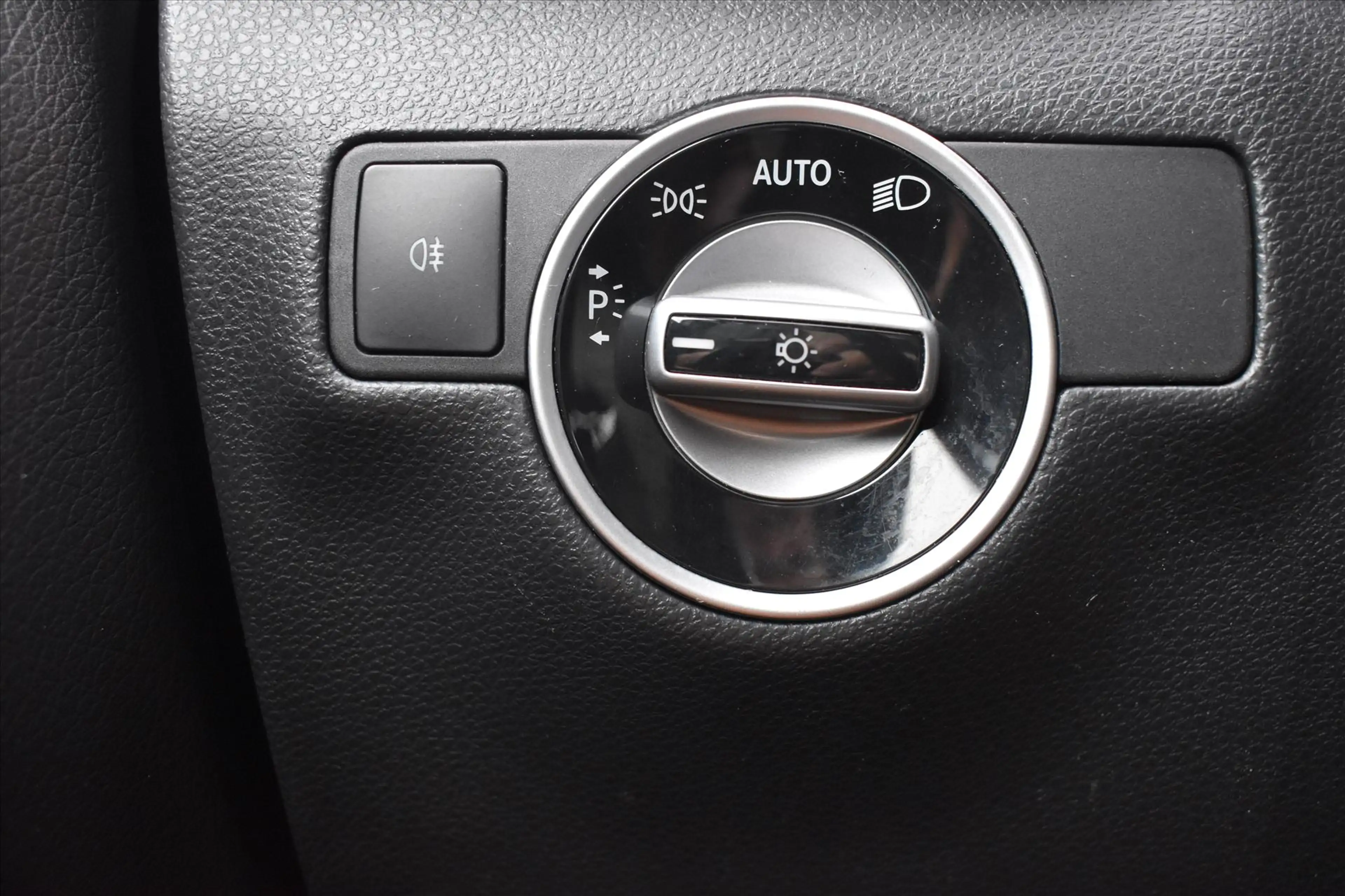 Mercedes-Benz B 180 B180 AMBITION automaat | Trekhaak | Leder | Clima — photo 19