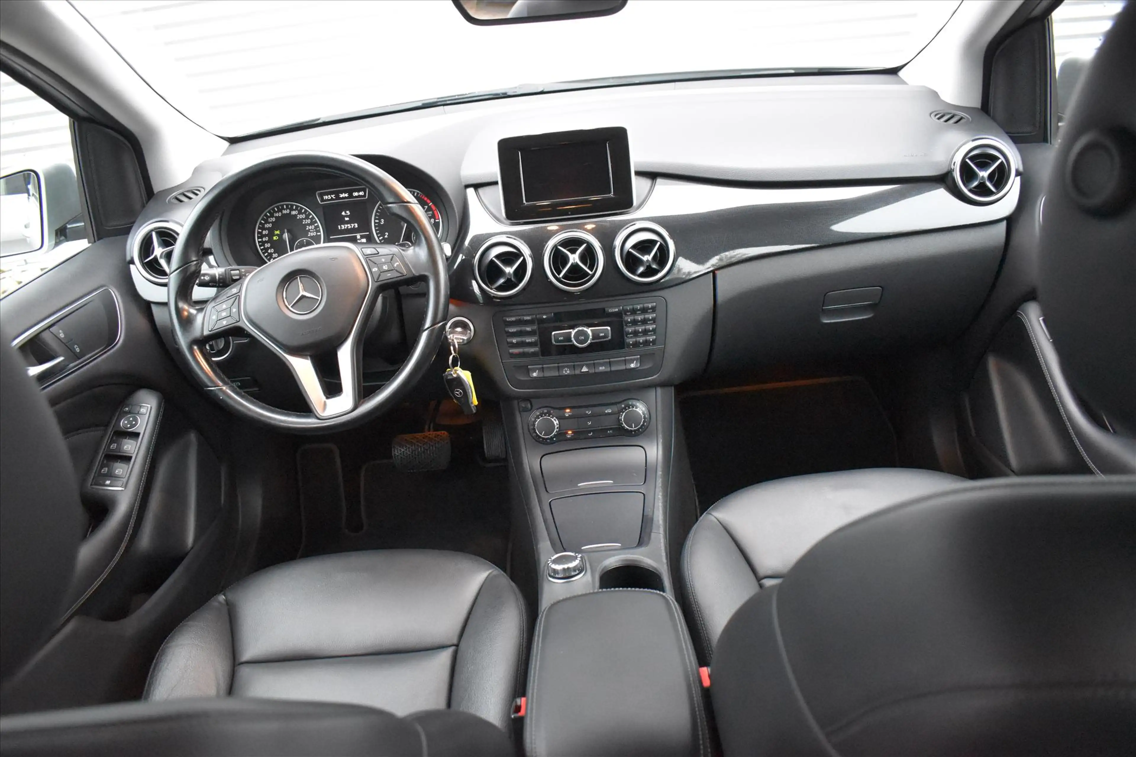 Mercedes-Benz B 180 B180 AMBITION automaat | Trekhaak | Leder | Clima — photo 12