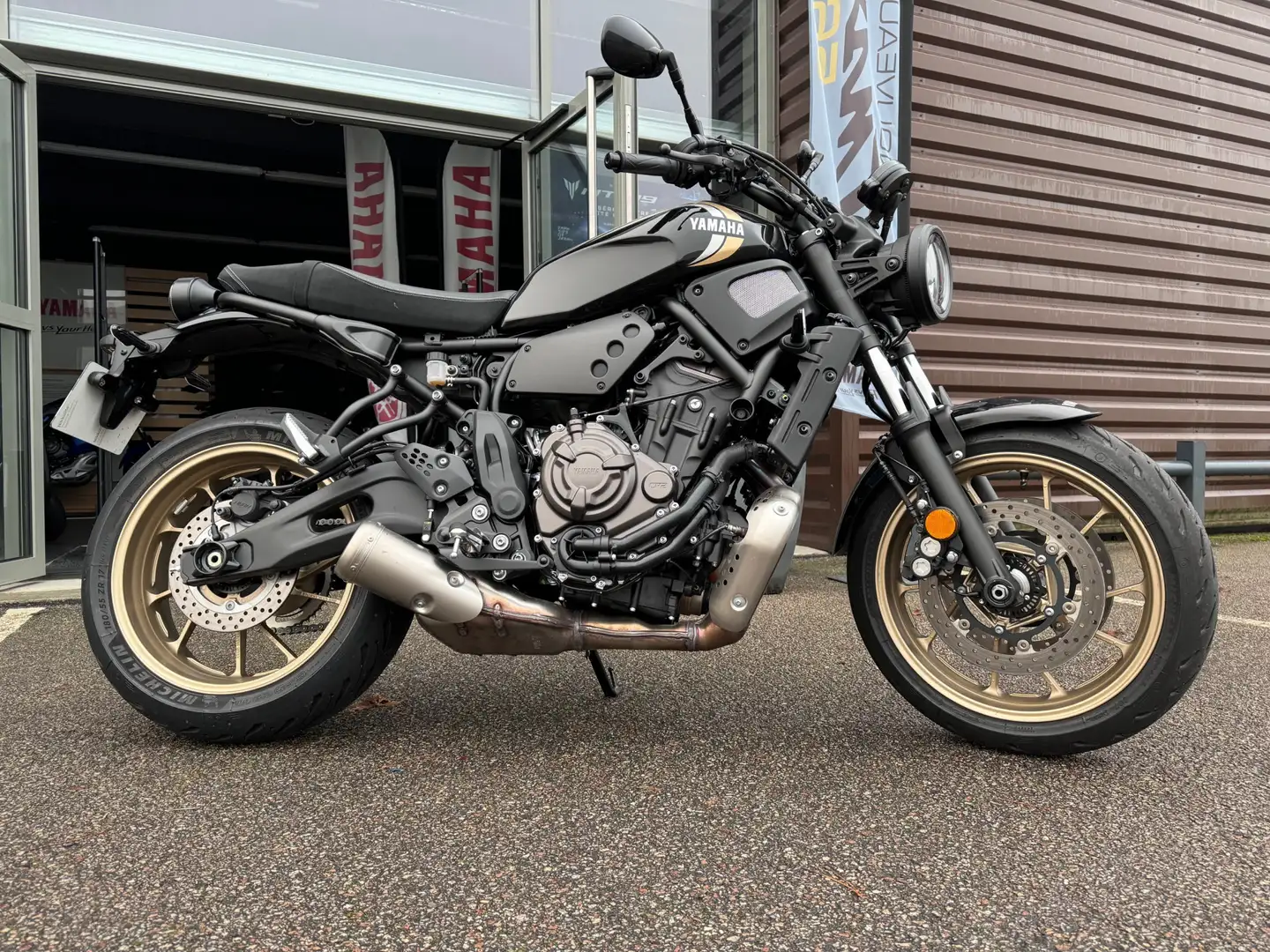 Yamaha XSR 700 Чорний - 1