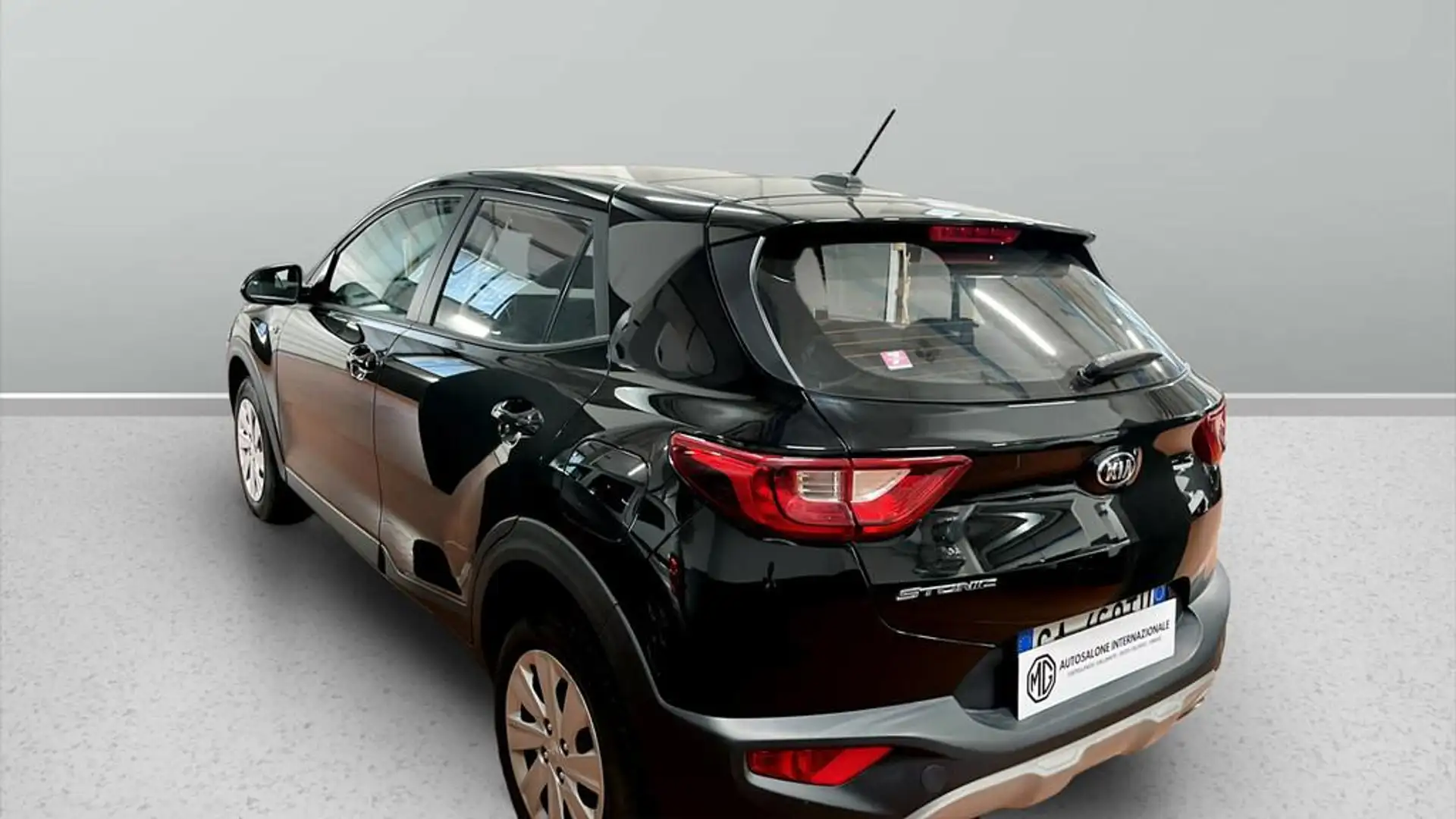 Kia Stonic 1.4 mpi Style 100cv my18 neopatentati Fekete - 2