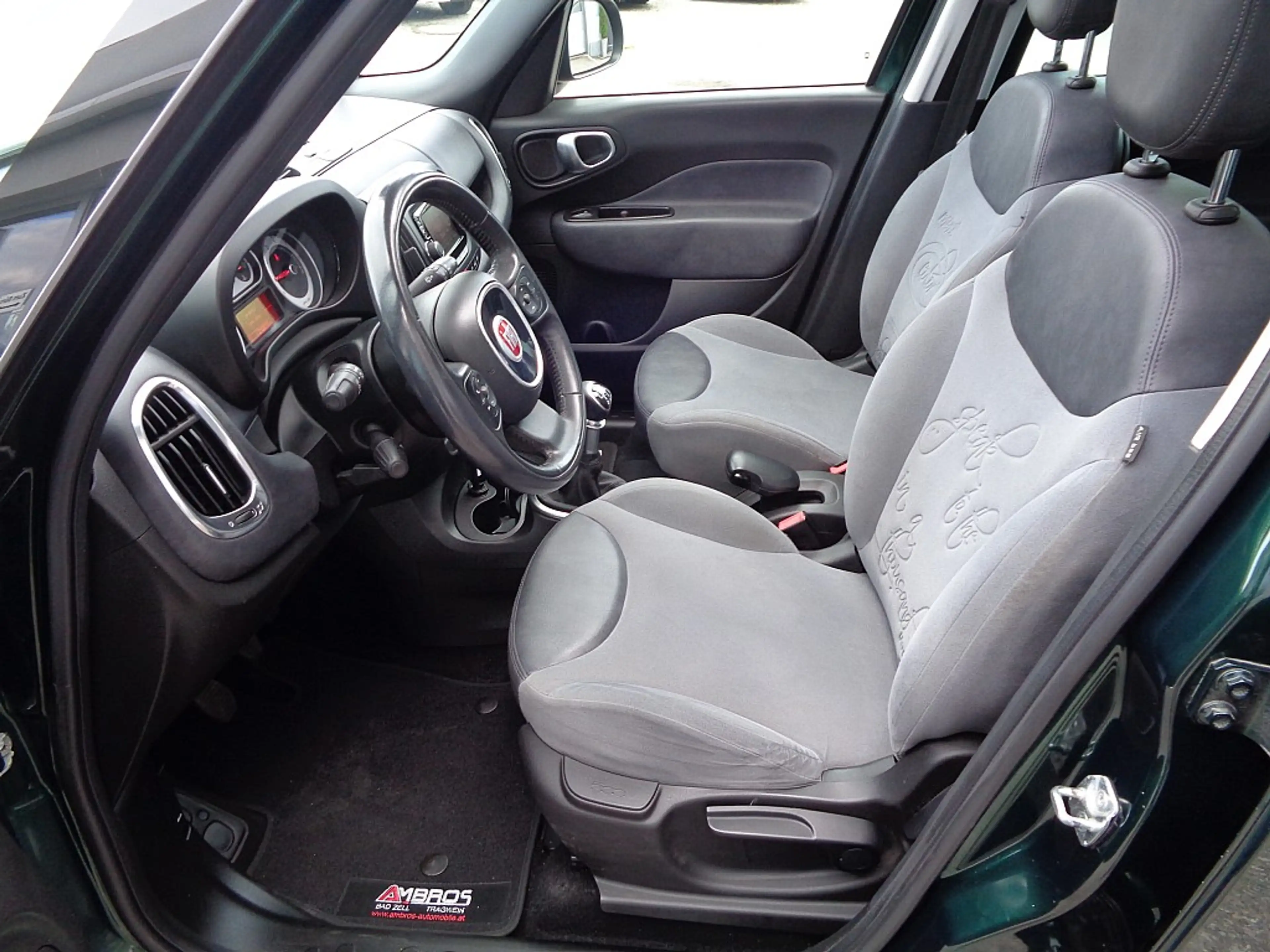 Fiat 500L Living 1,6 Multijet II 105 Lounge AHK, Schiebed... — photo 11