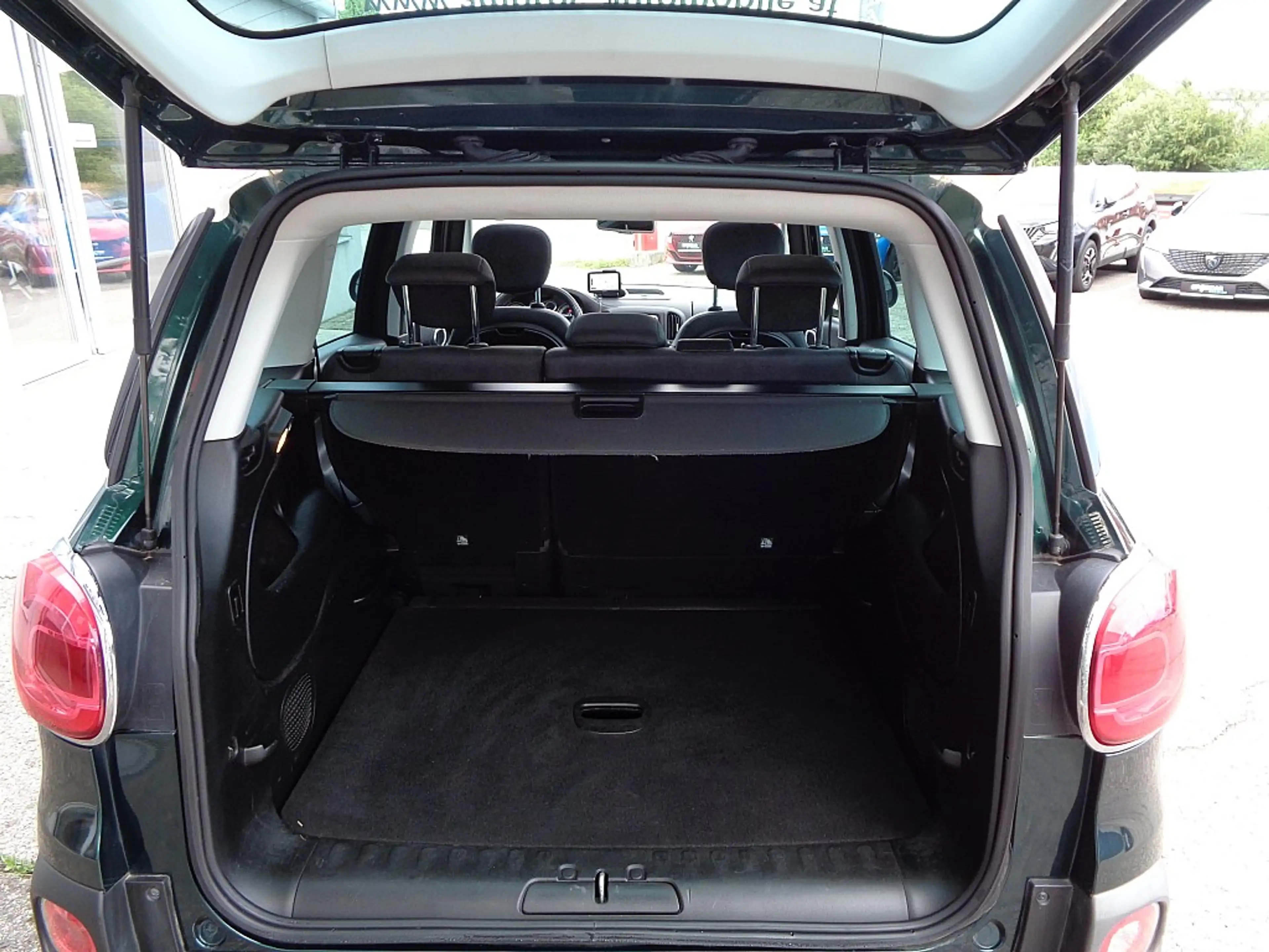 Fiat 500L Living 1,6 Multijet II 105 Lounge AHK, Schiebed... — photo 9