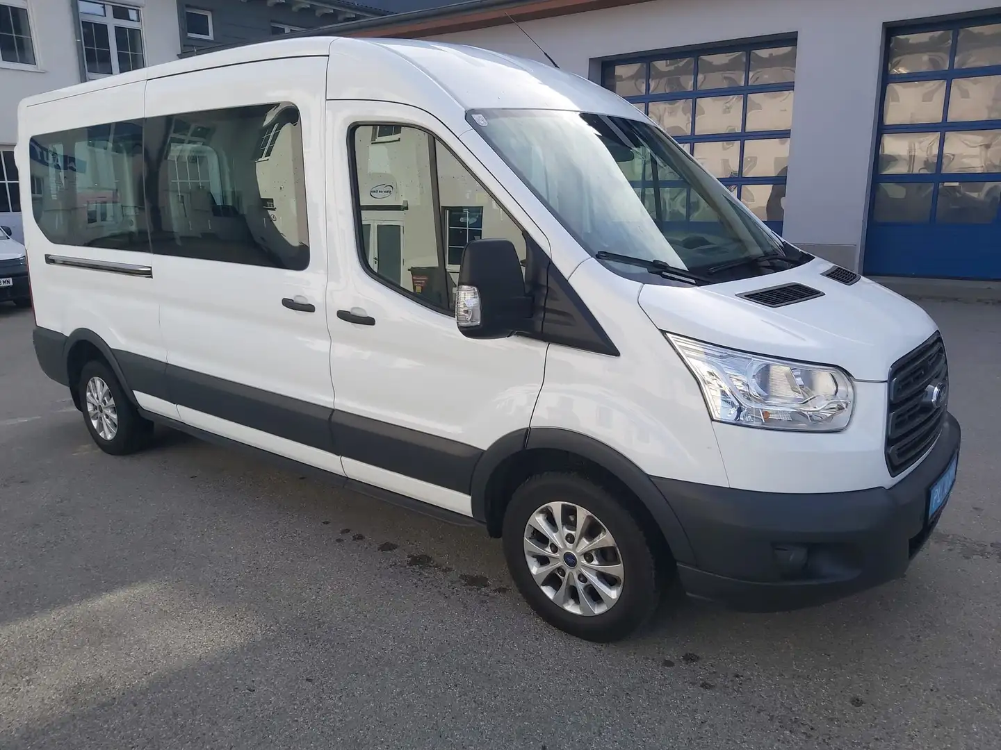 Ford Transit Transit Variobus 2,0 TDCI L3H2 350 Trend Trend Weiß - 1