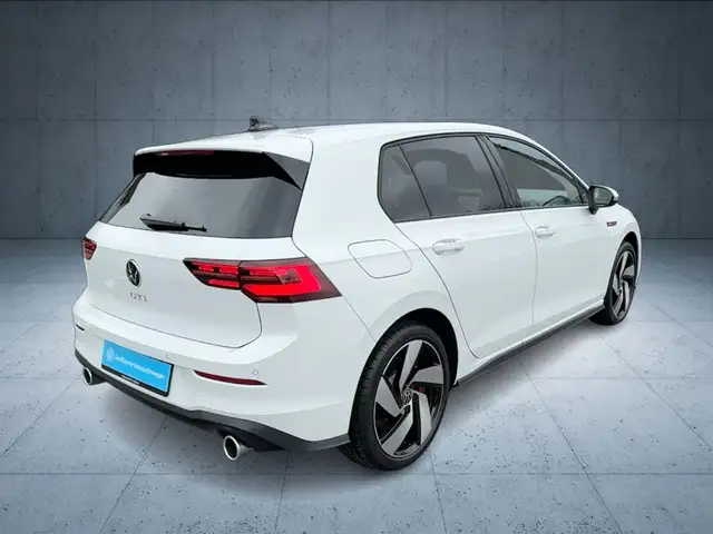 Volkswagen Golf view 5