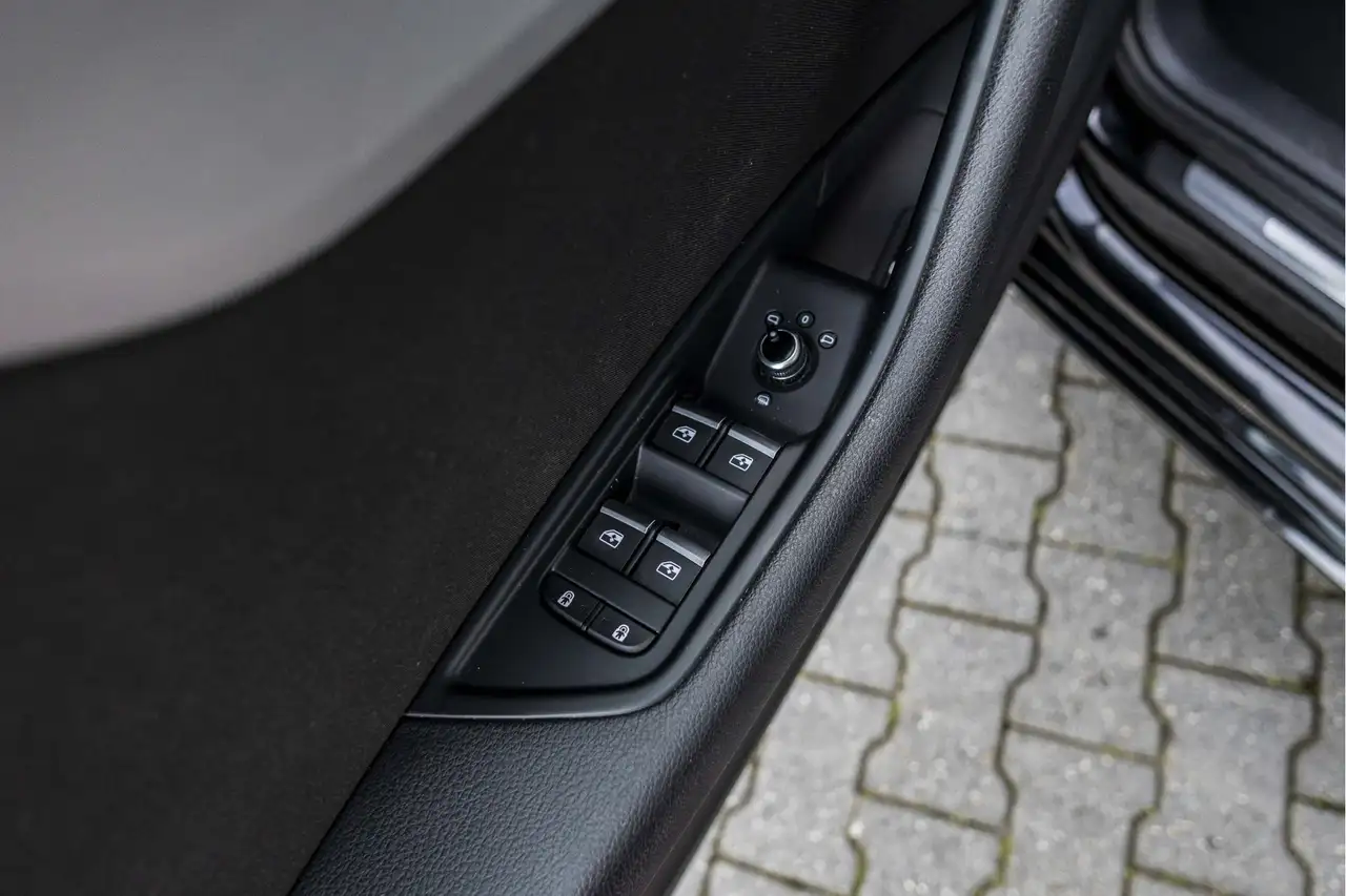 Audi A4 Avant 35 TFSI Launch edition Business E-Trekhaak, миниатюра 19