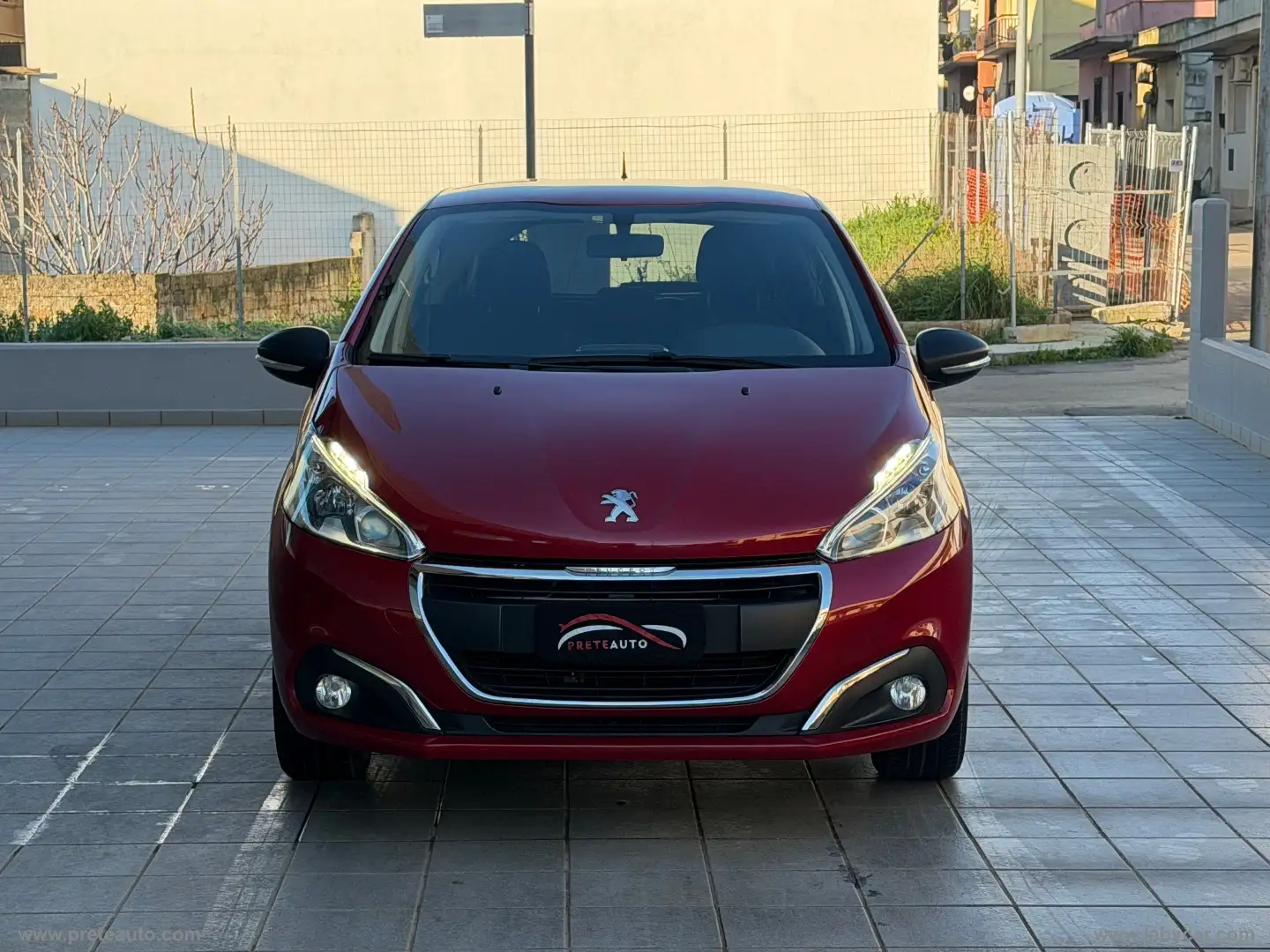 Peugeot 208 PureTech 82 5p. Allure Rosso - 2