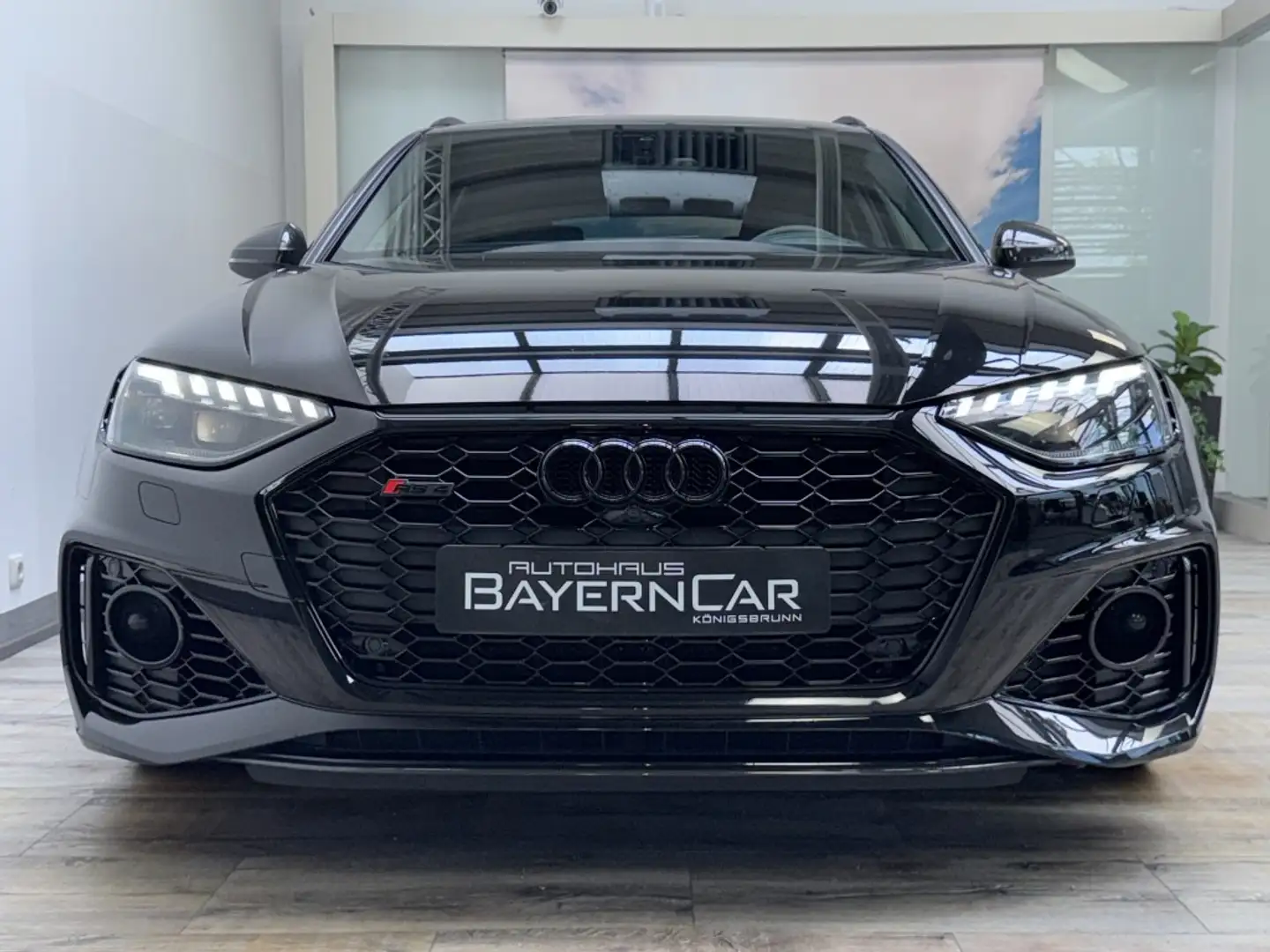 Audi RS4 RS Dynamik Sportabg Keramik Carbon MMI+ B&O Schwarz - 2