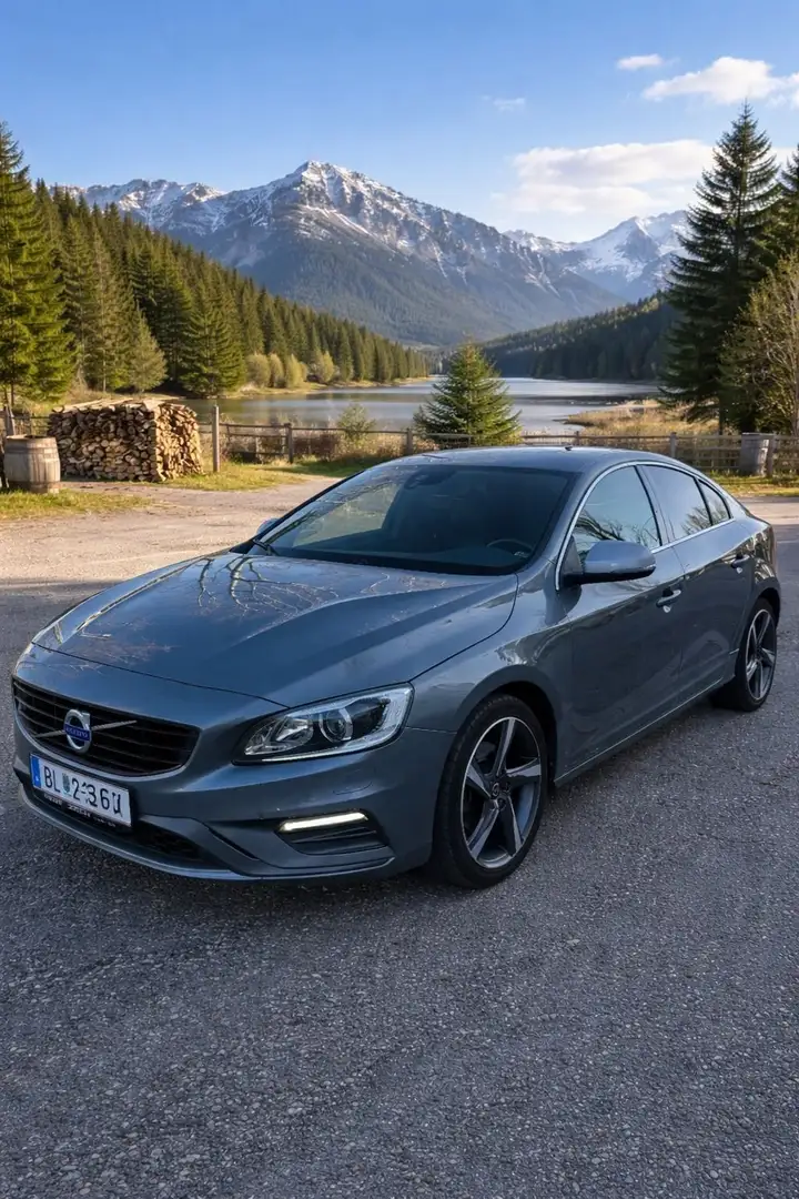 Volvo S60 D2 Kinetic R-Design Grau - 1
