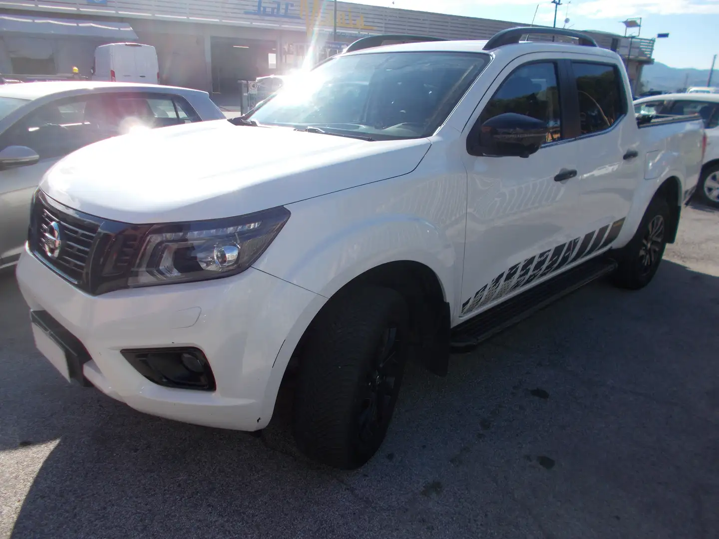 Nissan Navara 2.3 dci d.cab N-Connecta 4wd 190cv GANCIO TRAINO Bianco - 2