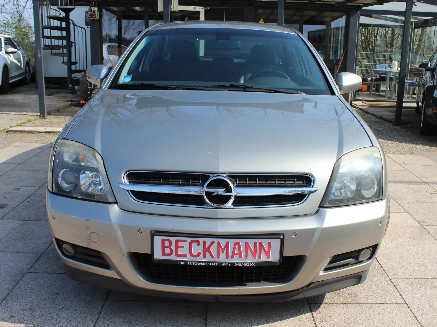 Opel Vectra 2.2 GTS Automatik Zilver - 2
