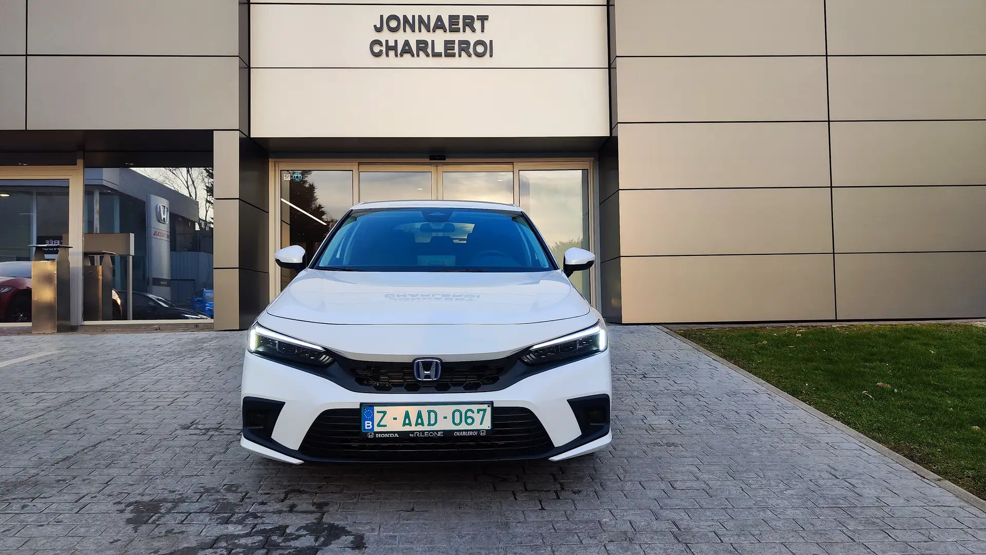 Honda Civic 2.0 i-MMD e:HEV eCVT Elegance Weiß - 2