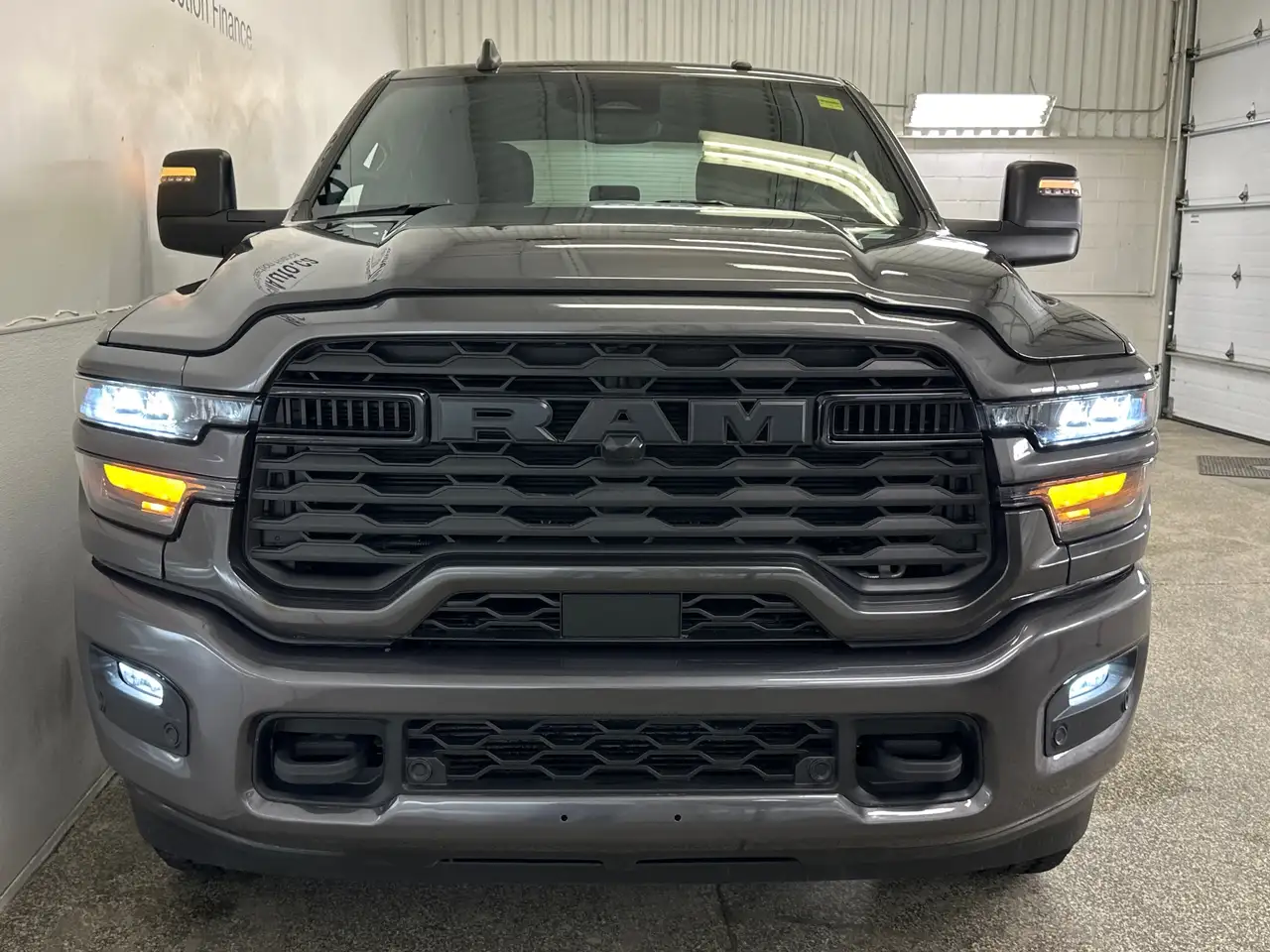 RAM 3500 снимка RAM 3500