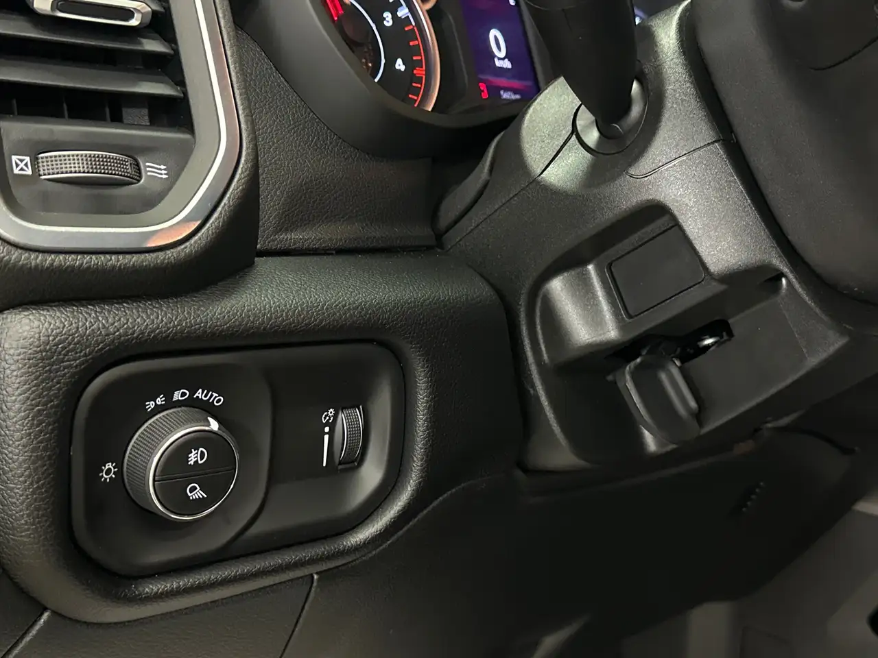 RAM 3500 снимка RAM 3500