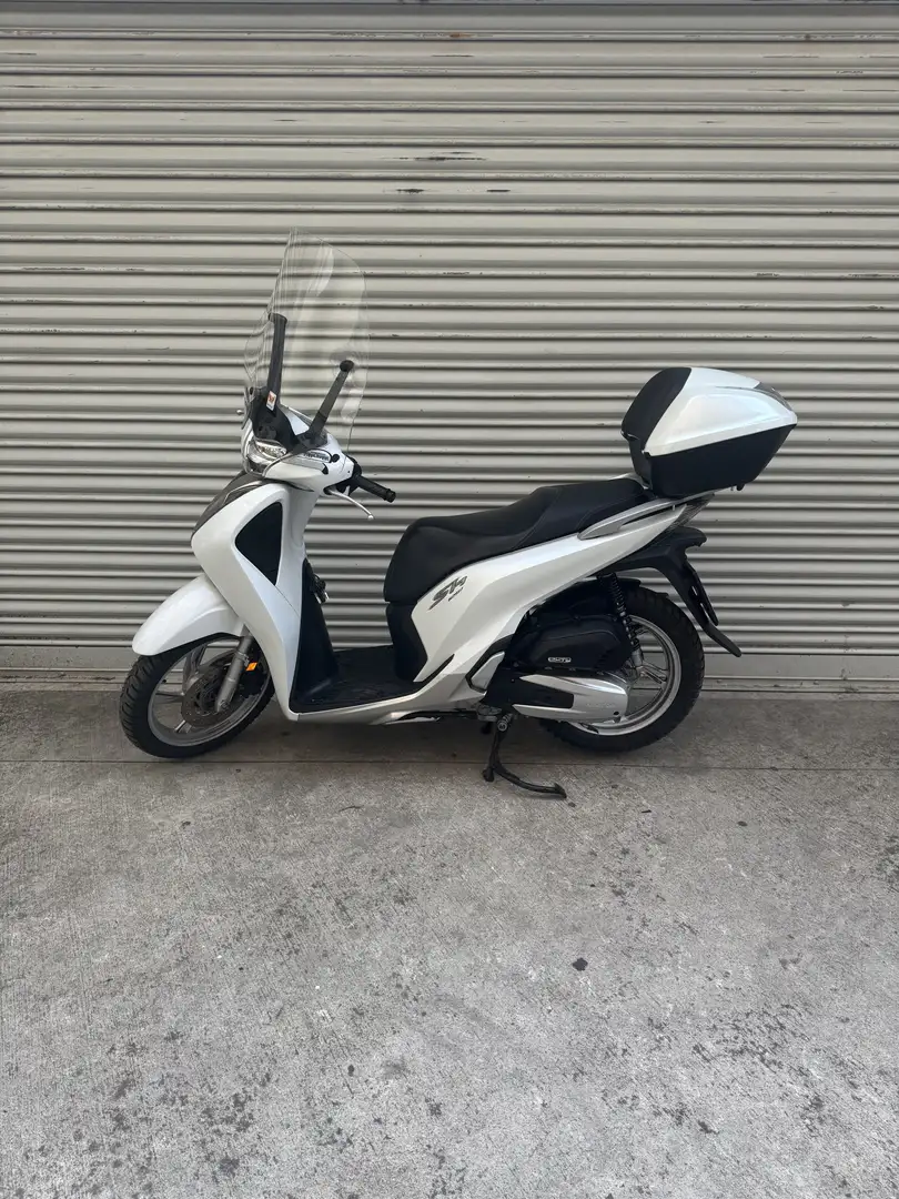 Honda SH 125i abs - 1